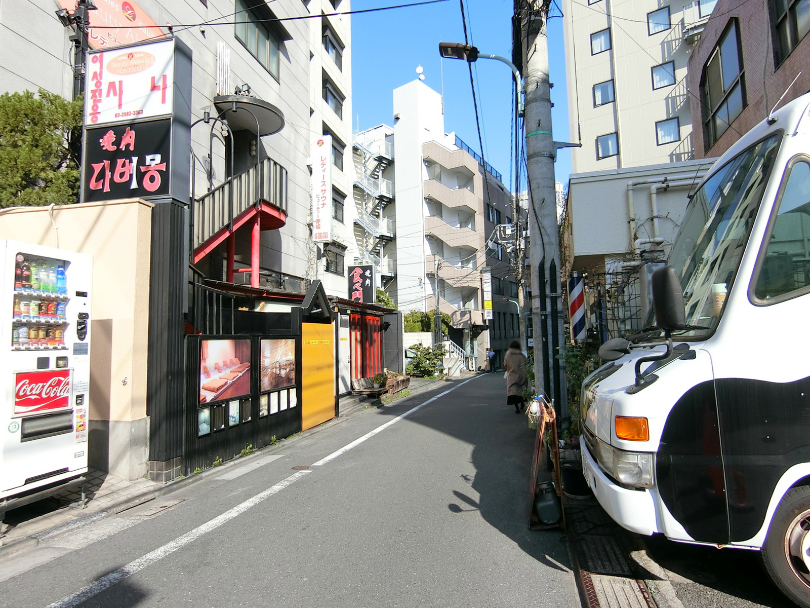 横川ビル前面の通り