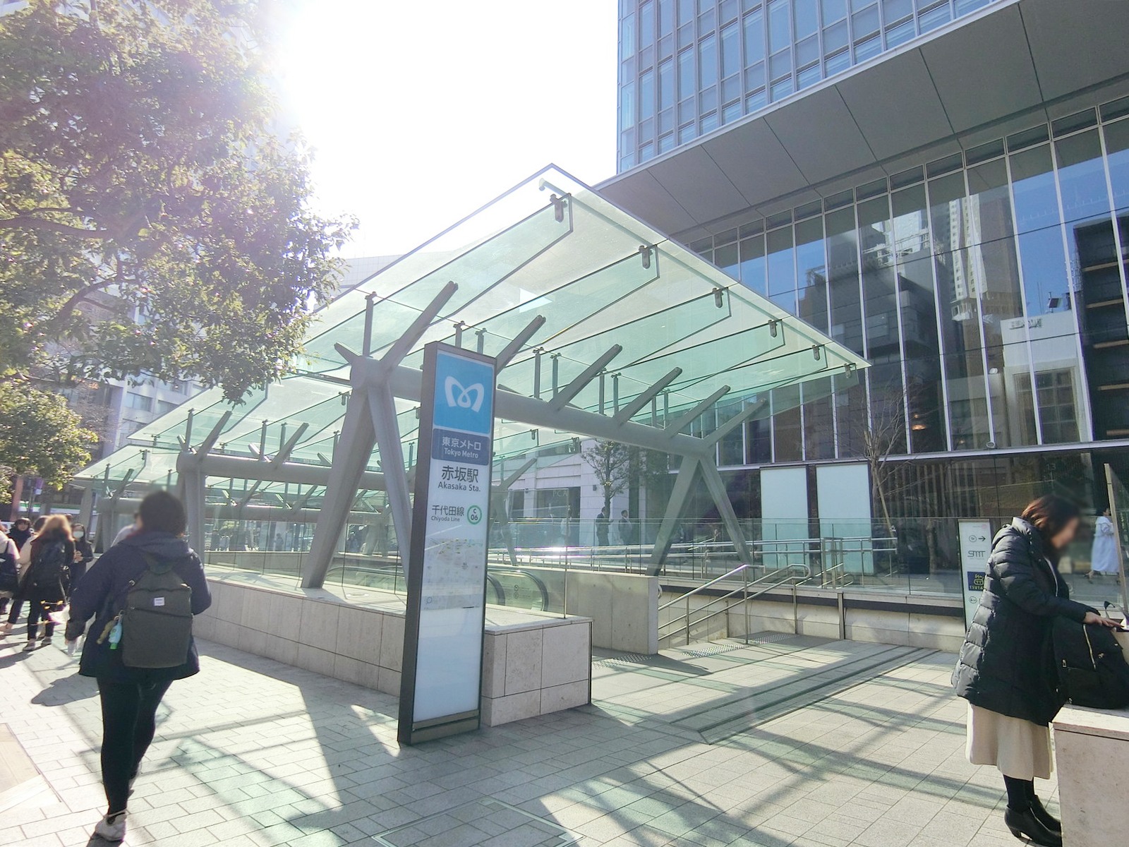 最寄りの「赤坂駅」