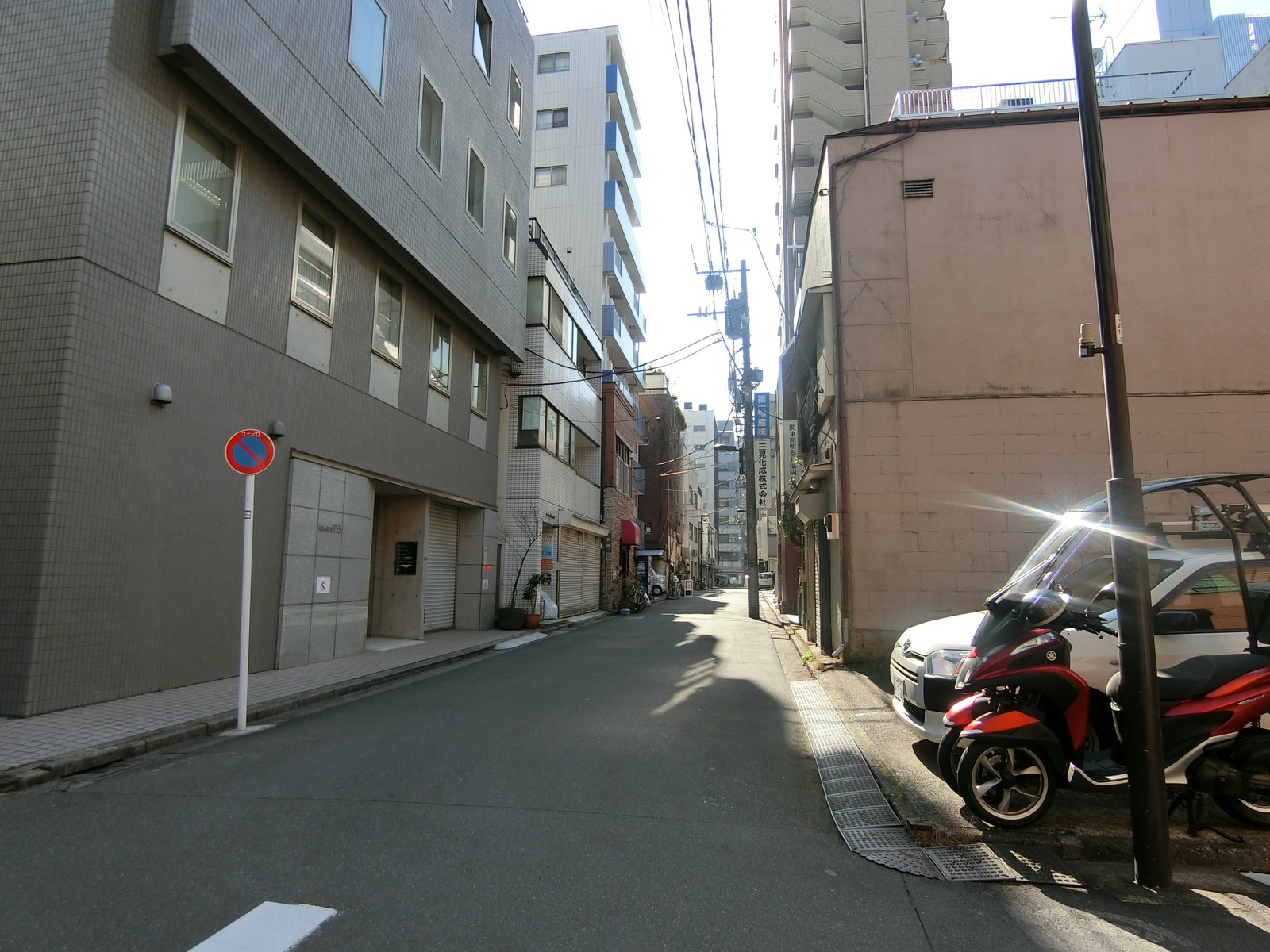 神田155ビル前面の通り