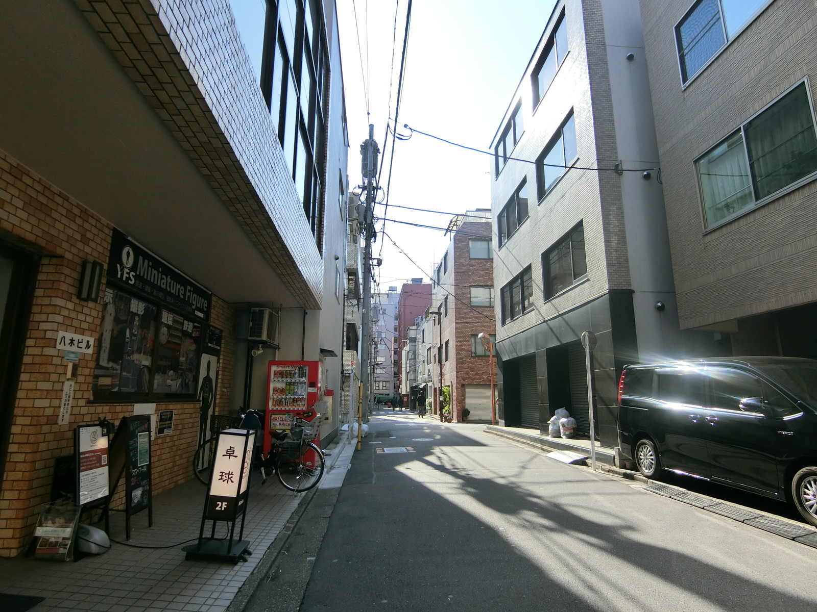 甲南ビル前面の通り