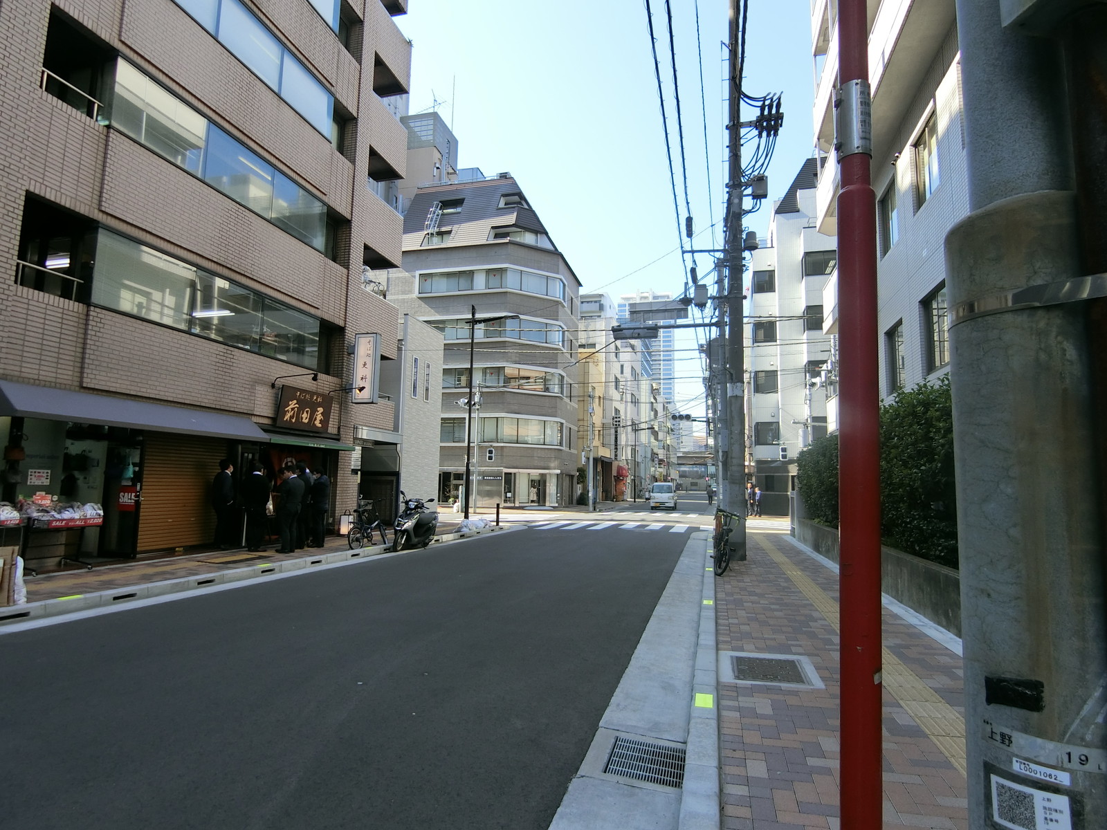 清水ビル前面の通り