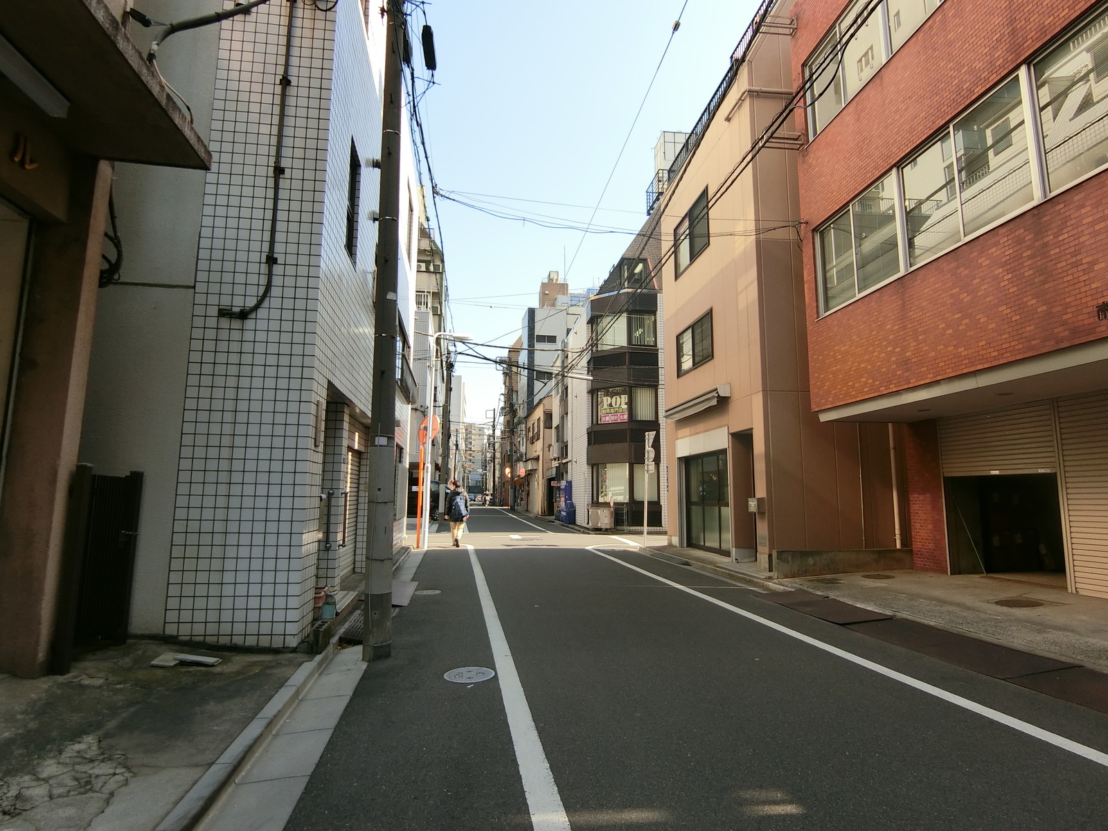 市村第2ビル前面の通り