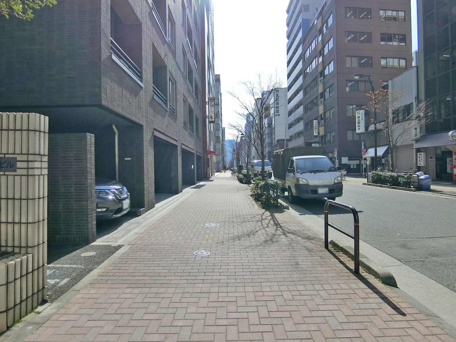 YS須田町ビル前面の通り