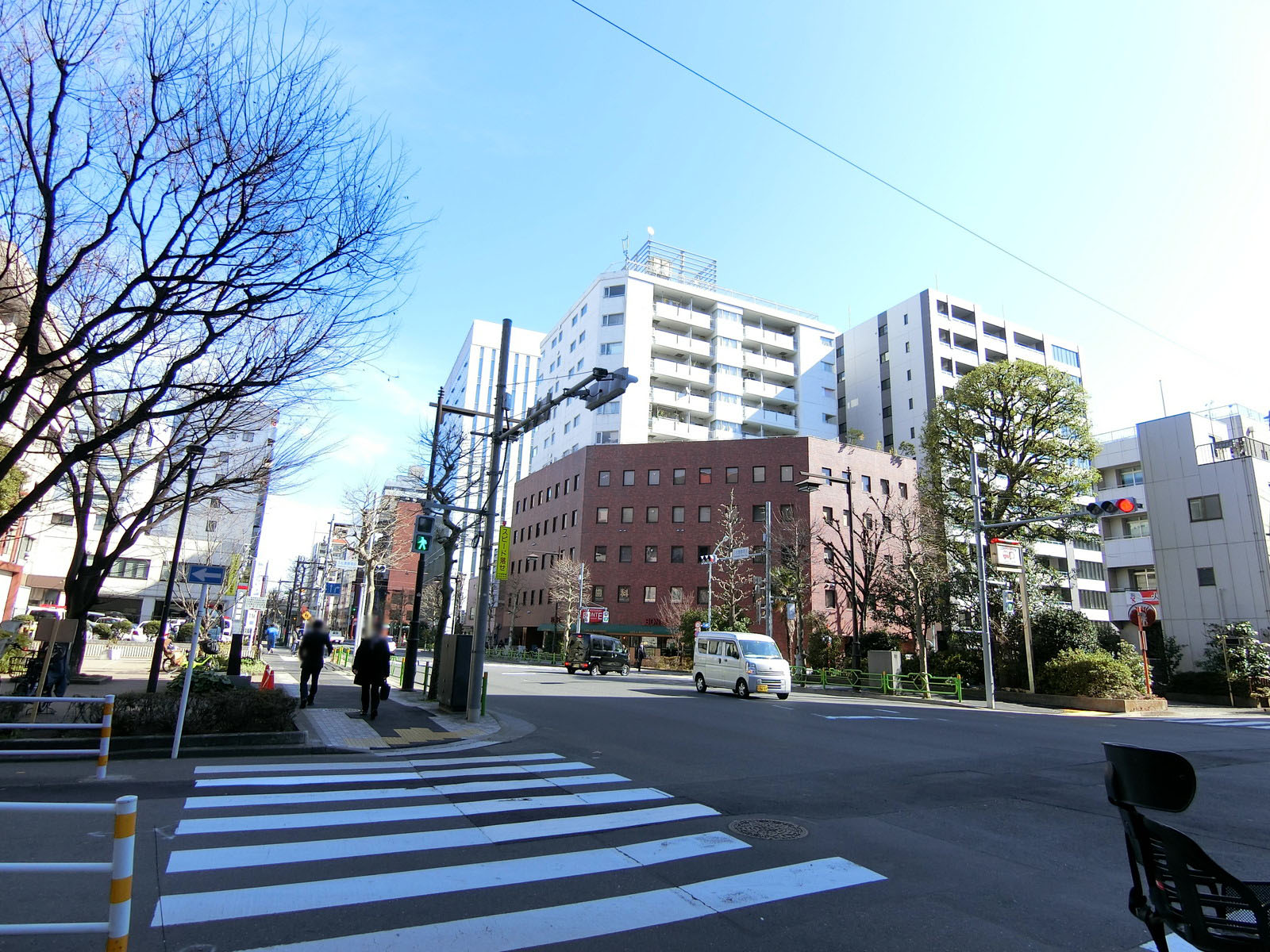 付近の久松警察署前交差点