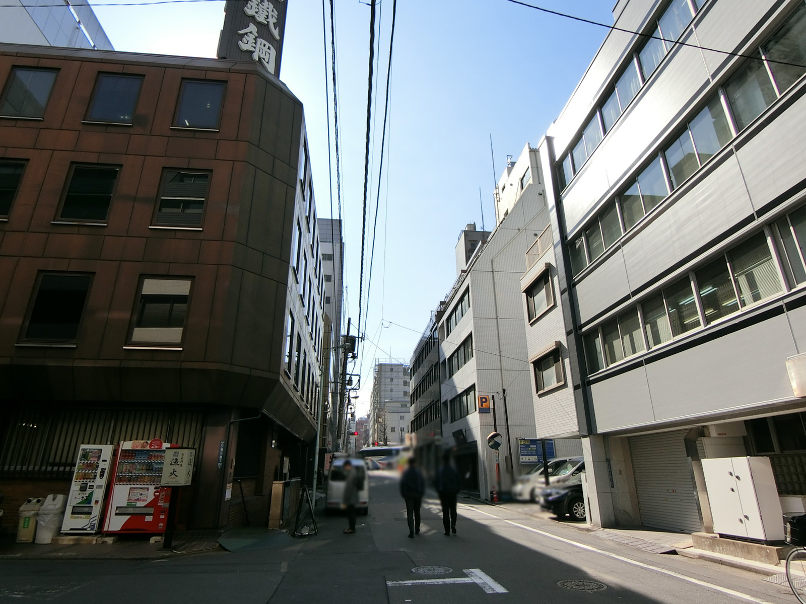 八重洲アングル前面の通り