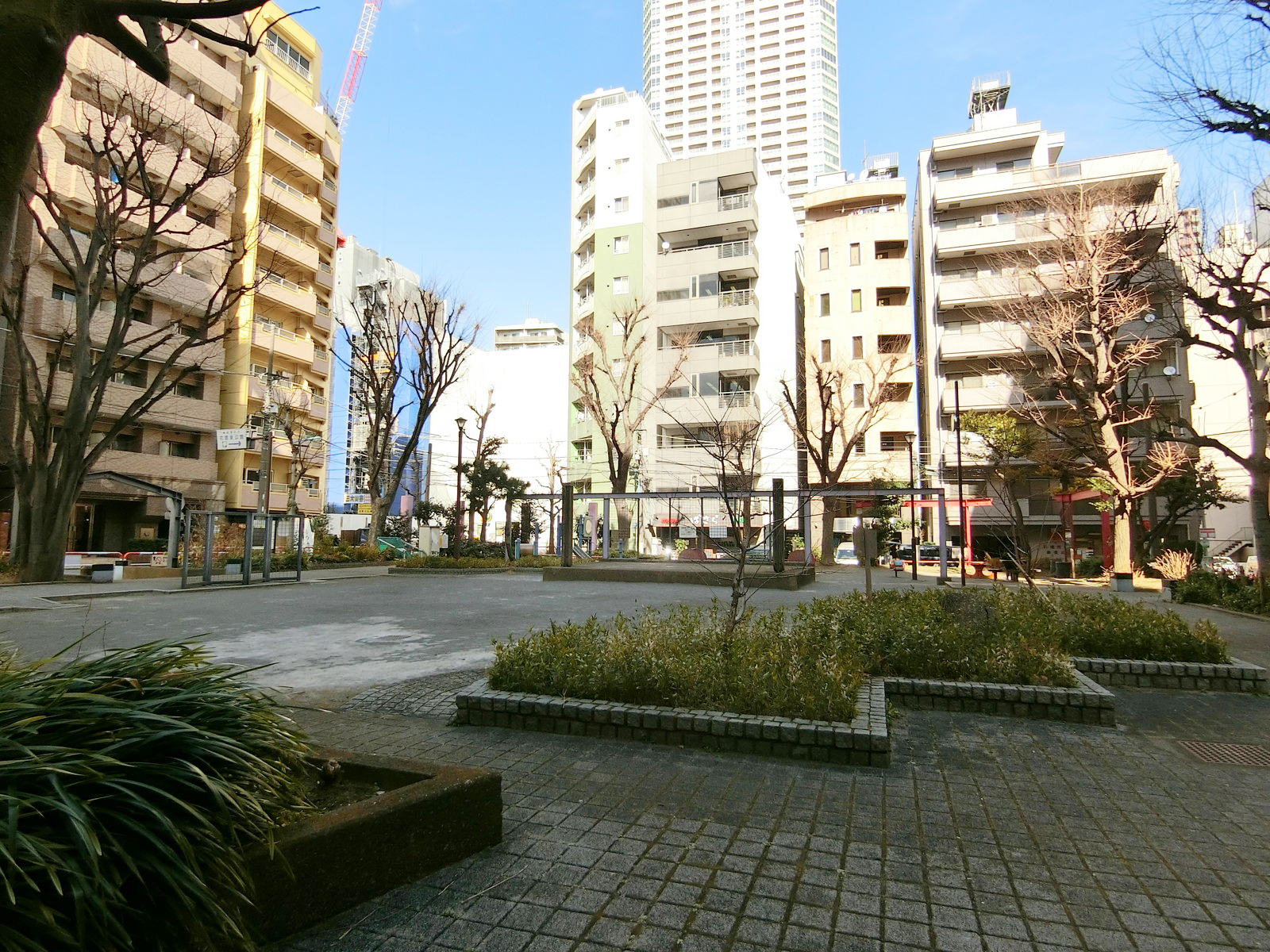 至近の新宿区立花園東公園
