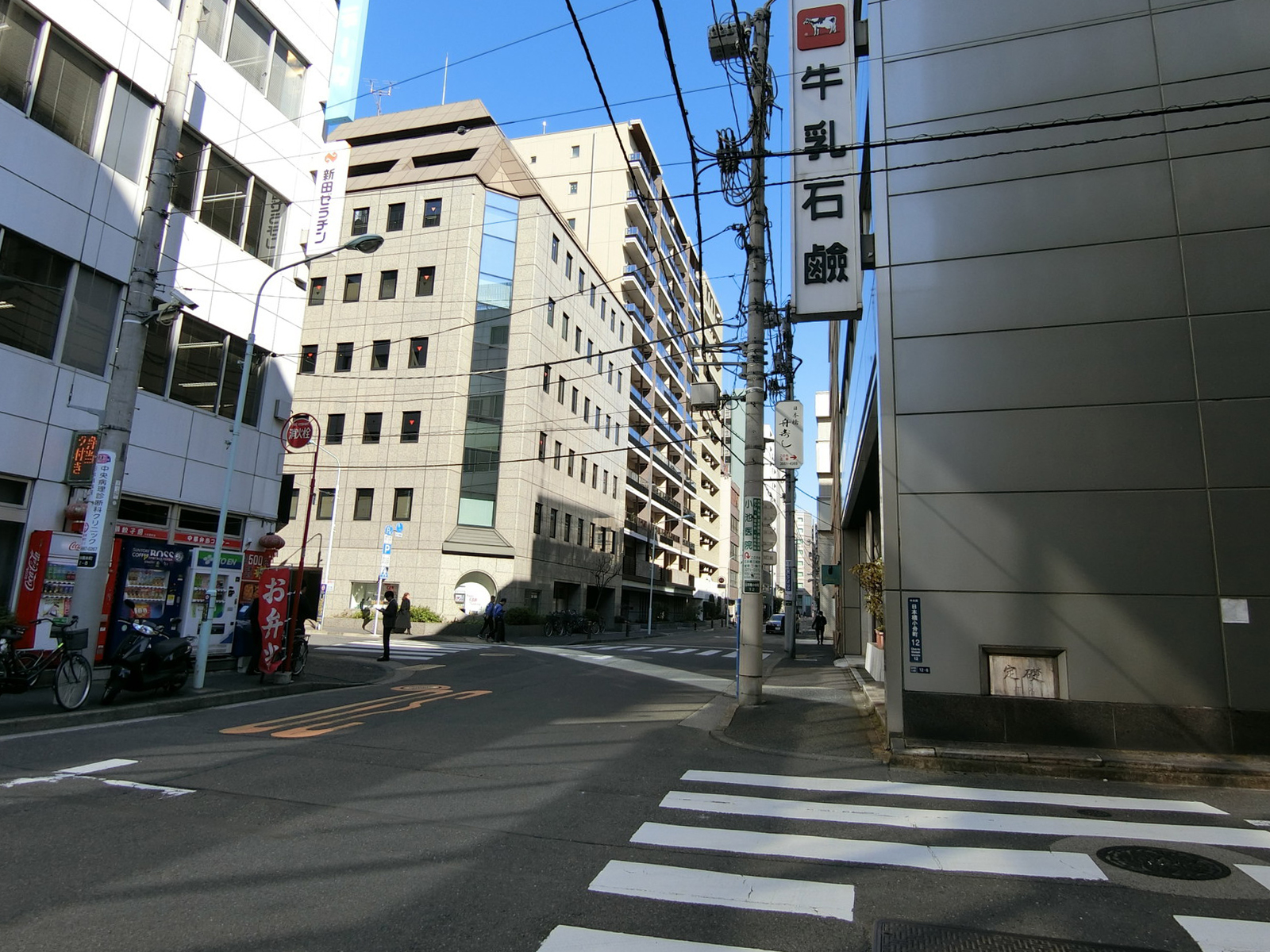STビル前面の通り