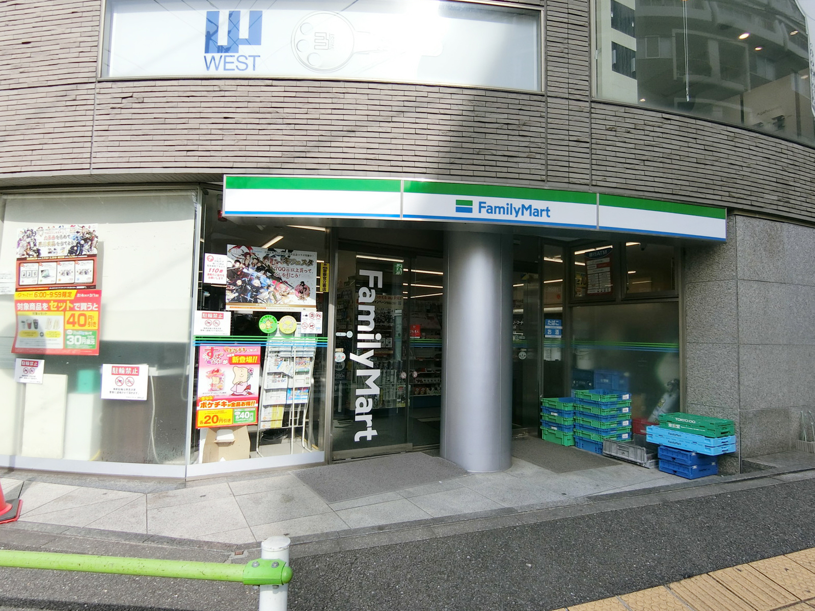 徒歩1分のファミリーマート