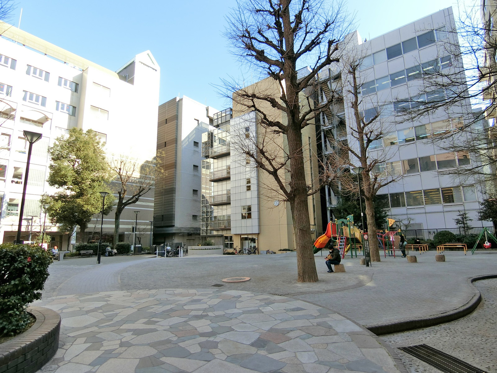 近くの神田児童公園