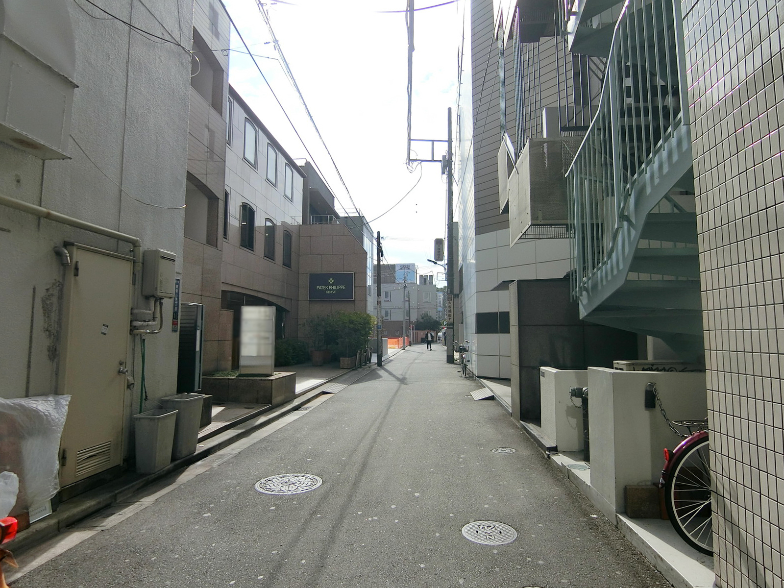 南青山池田ビル前面の通り