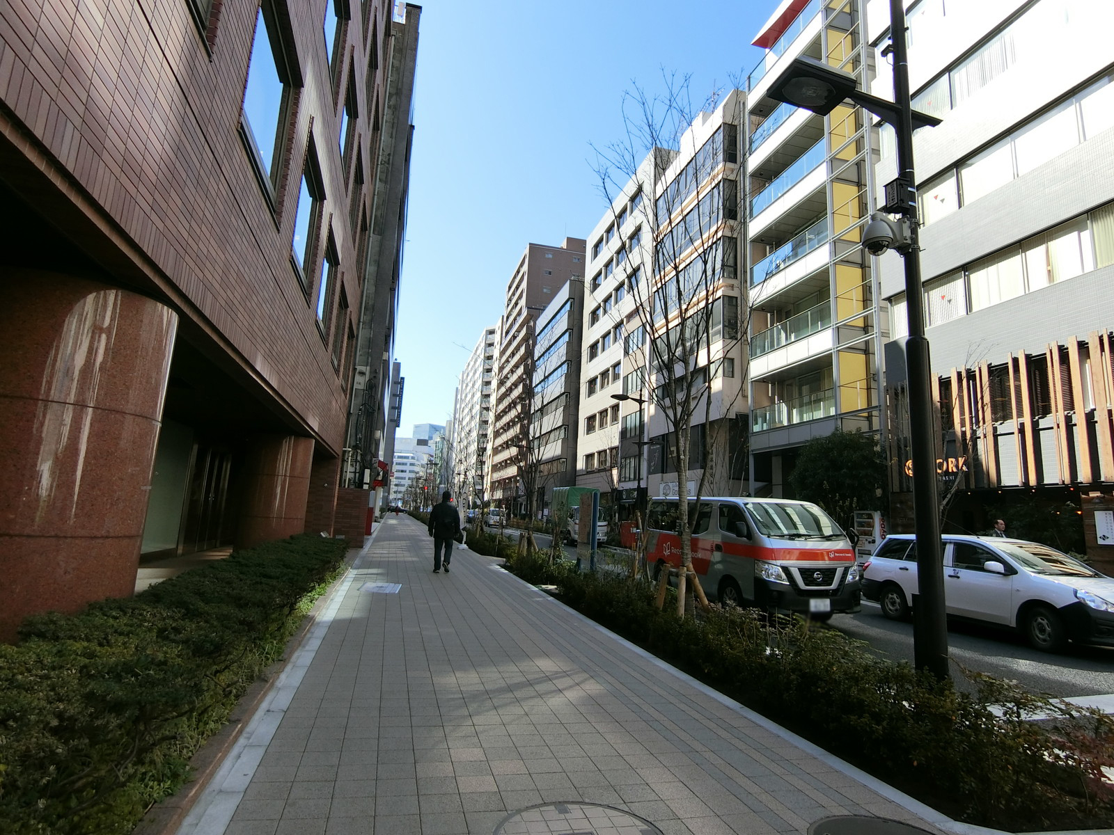 稲村ビル前面の通り