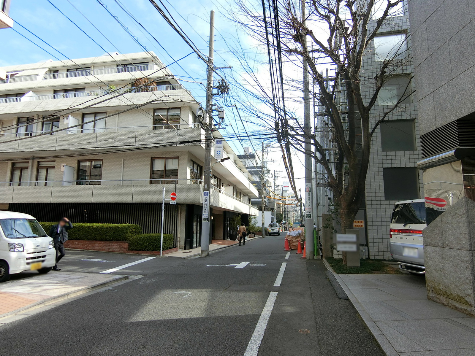 南青山野口ビル前面の通り