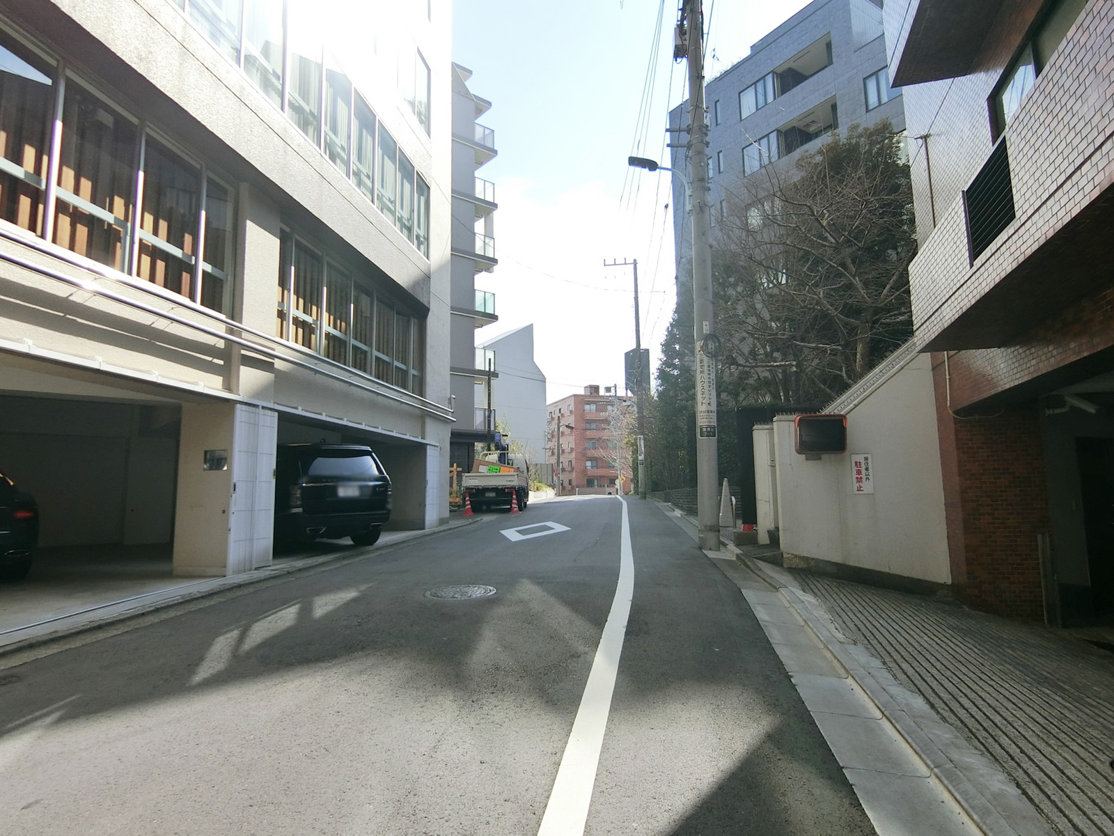 南青山高樹町ハイツ前面の通り
