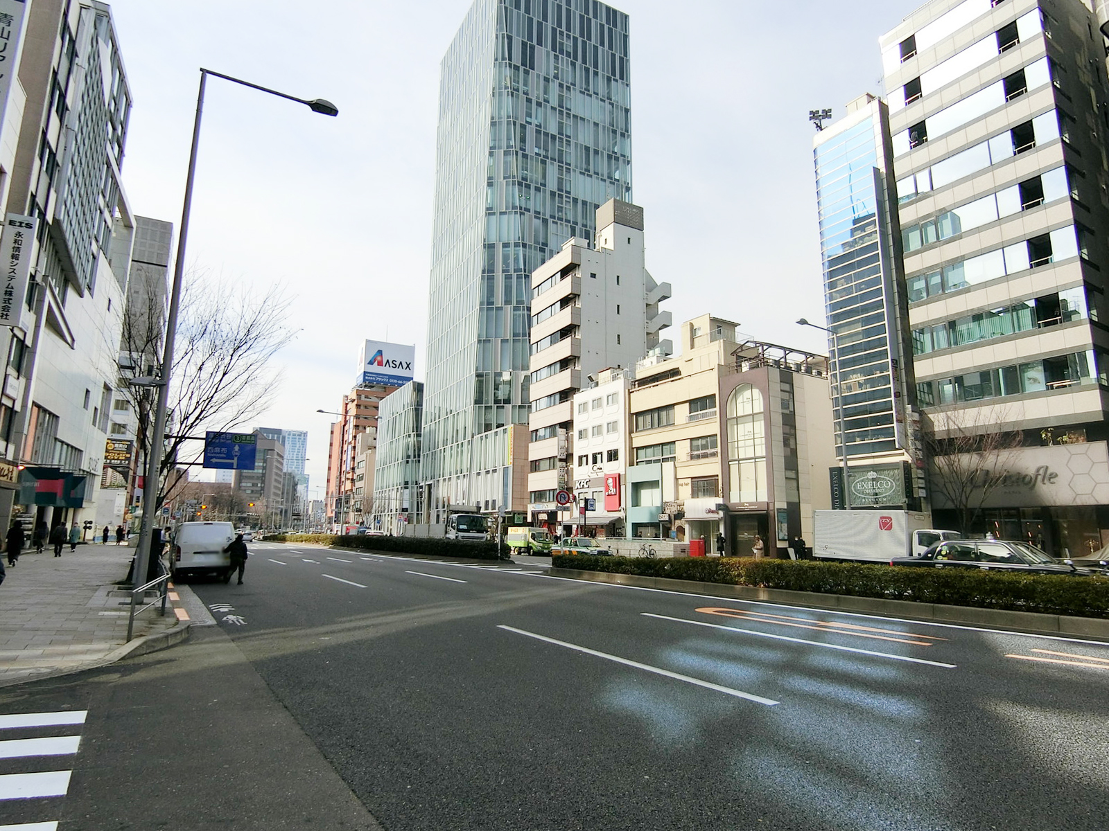 至近の青山通り