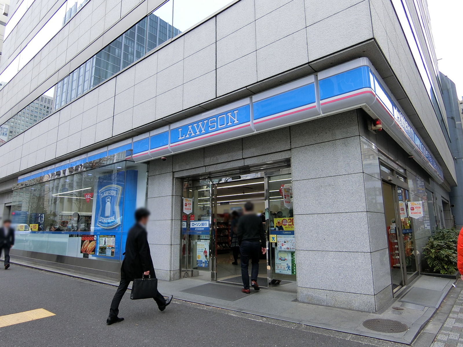 徒歩1分のローソン