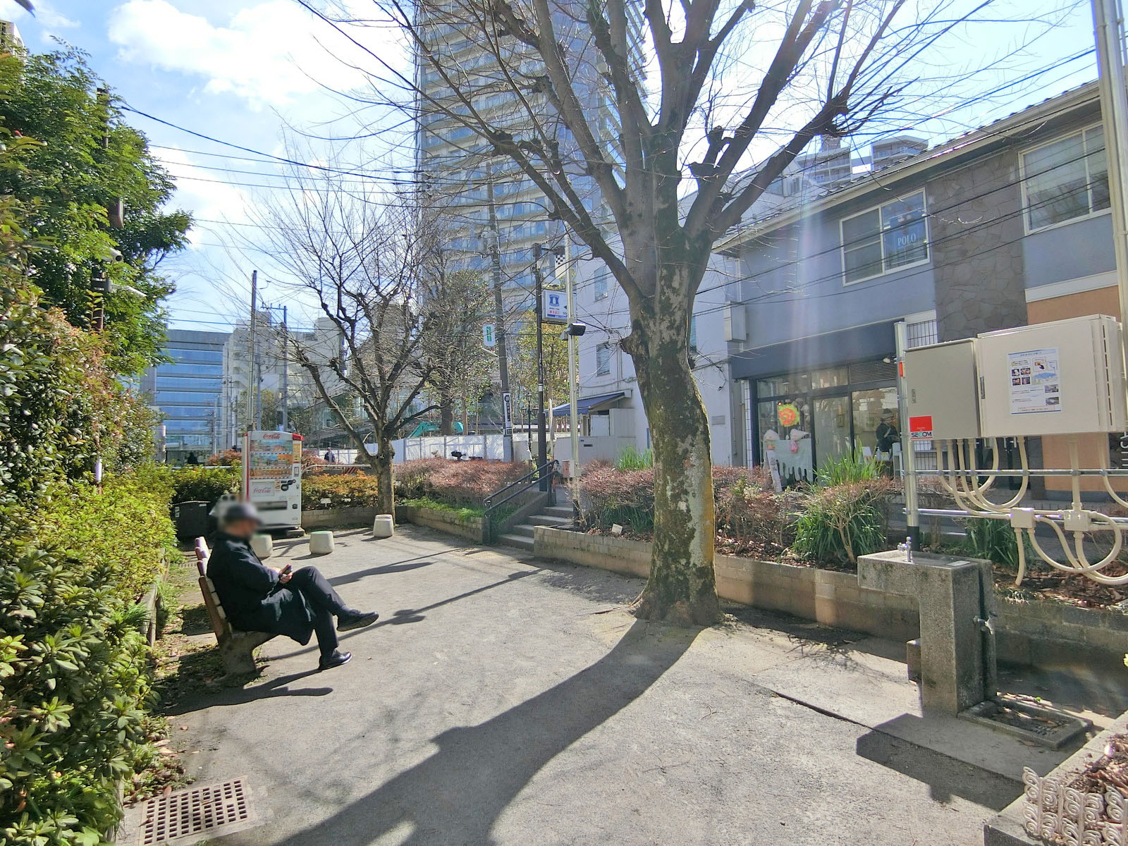 徒歩1分の神宮前三丁目児童遊園地