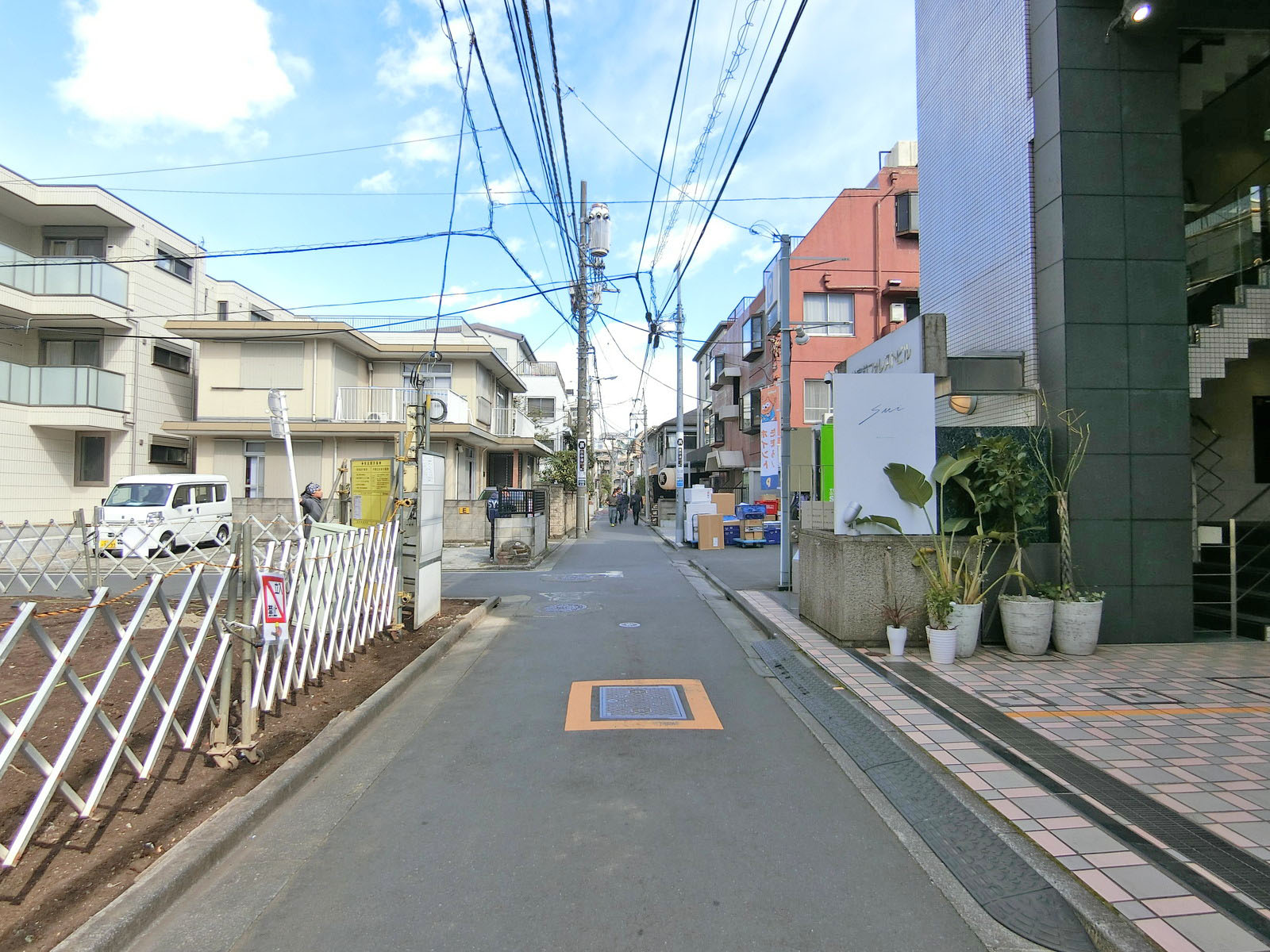 石井レジデンス前面の通り