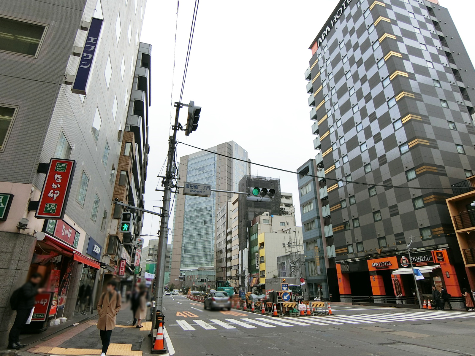 越智産業第二ビル前面の目白通り