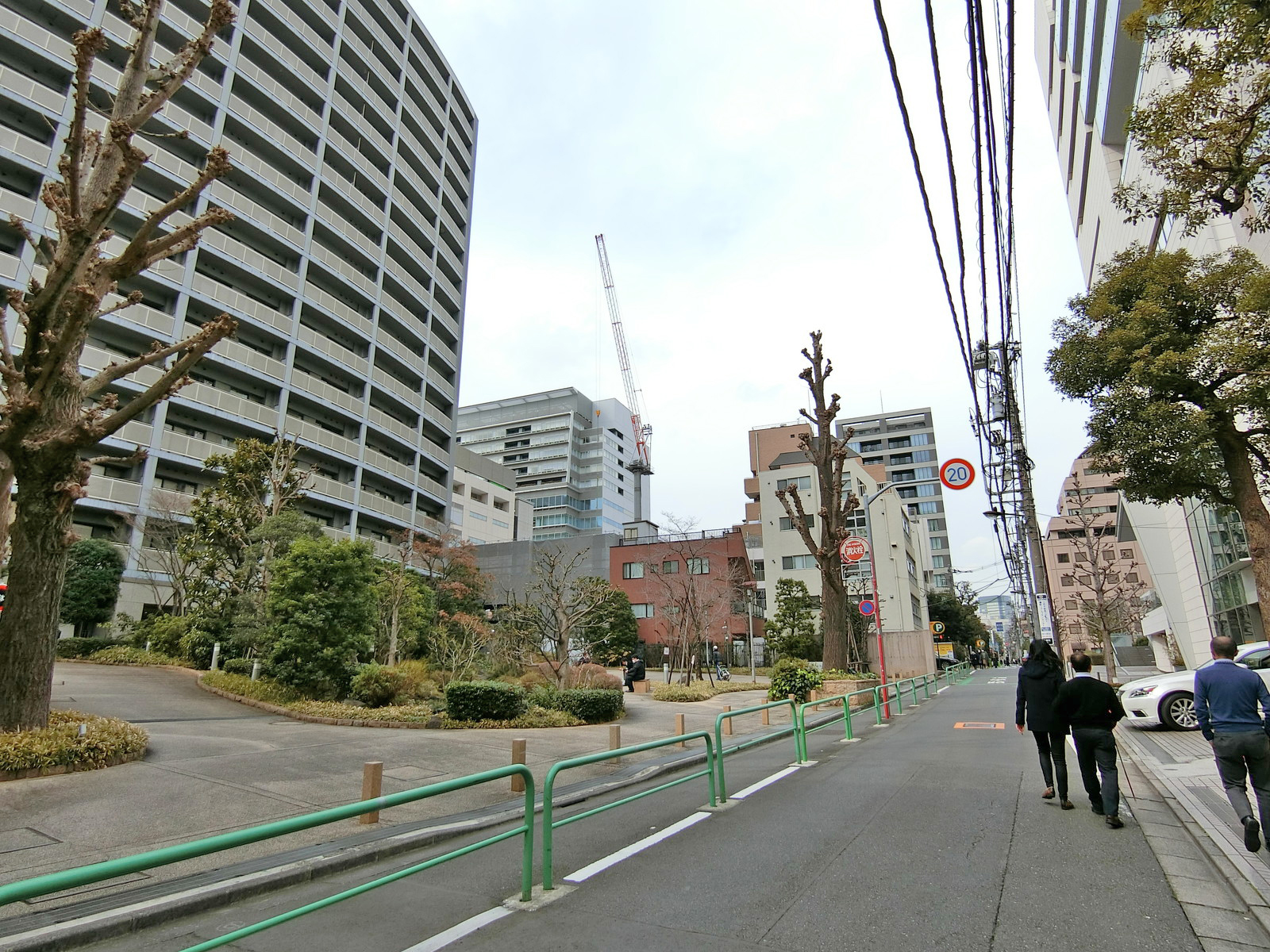 周辺は閑静なエリア