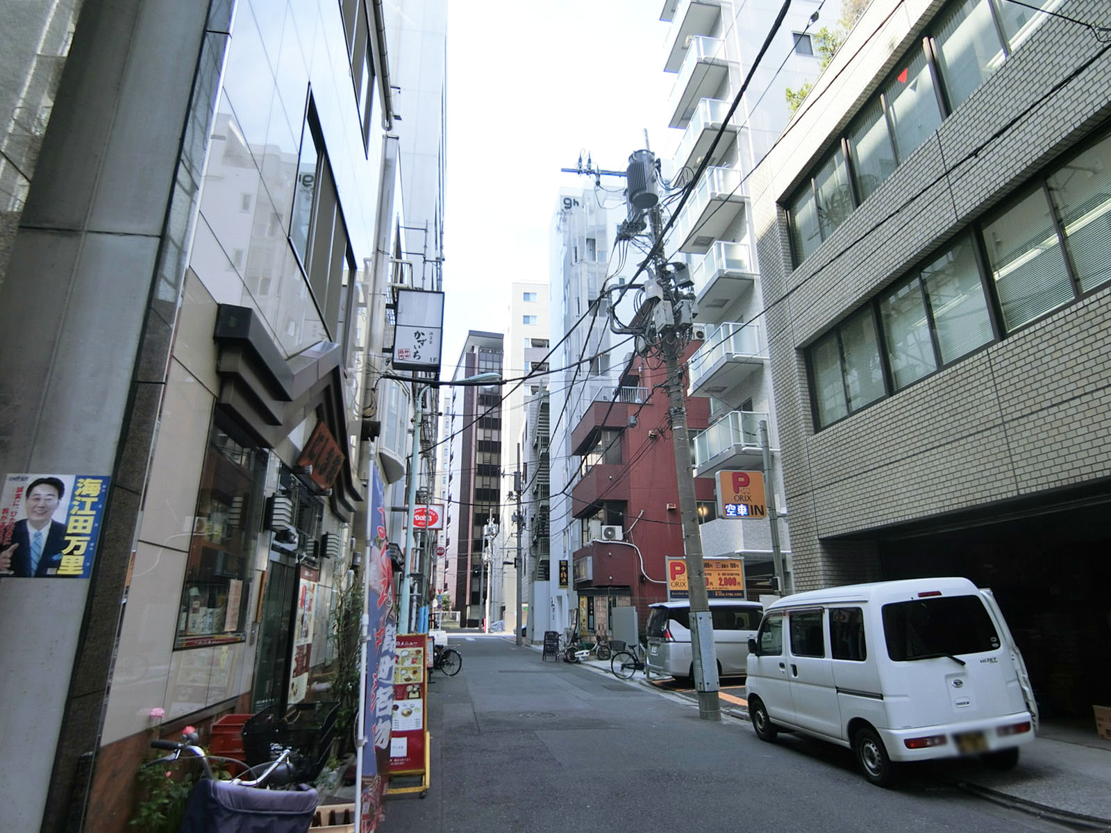 千洋ビル前面の通り