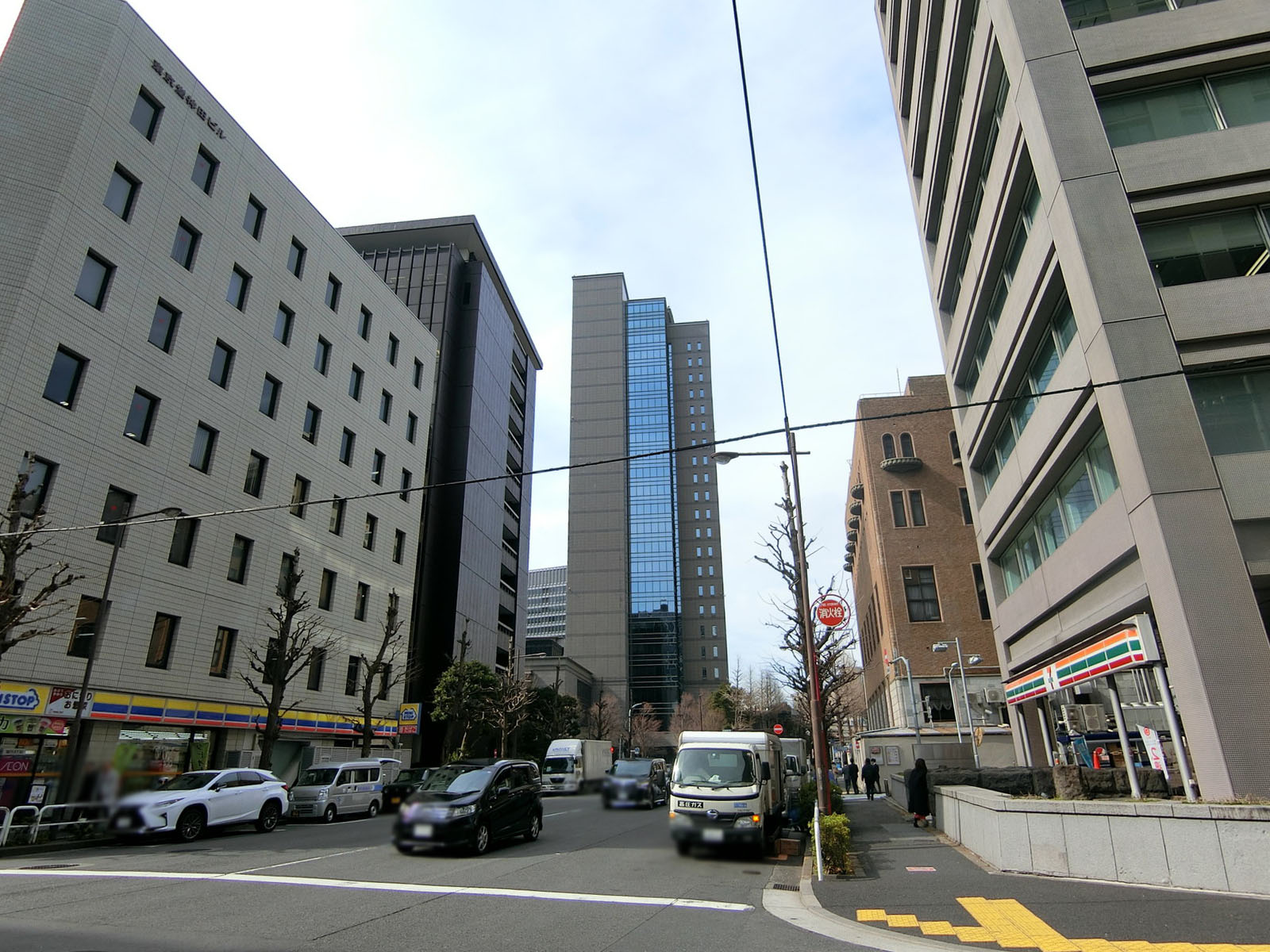 付近の神田警察通り
