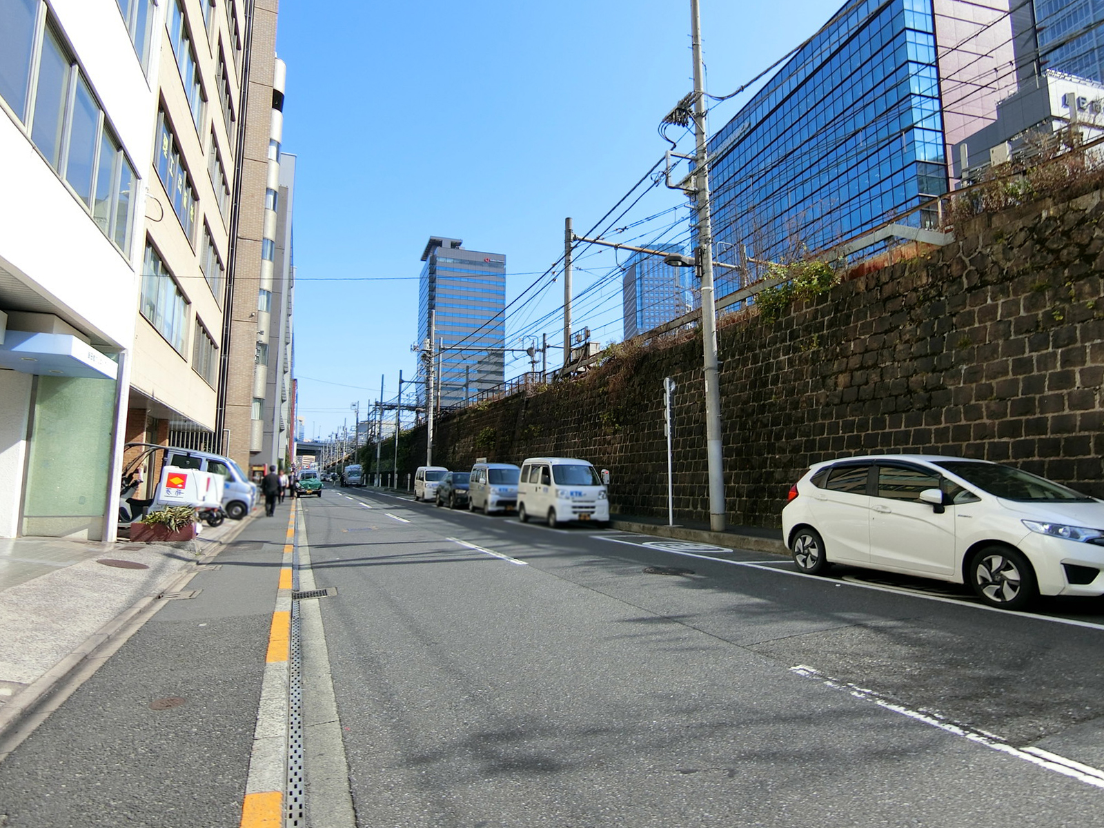 オークビル飯田橋前面の通り