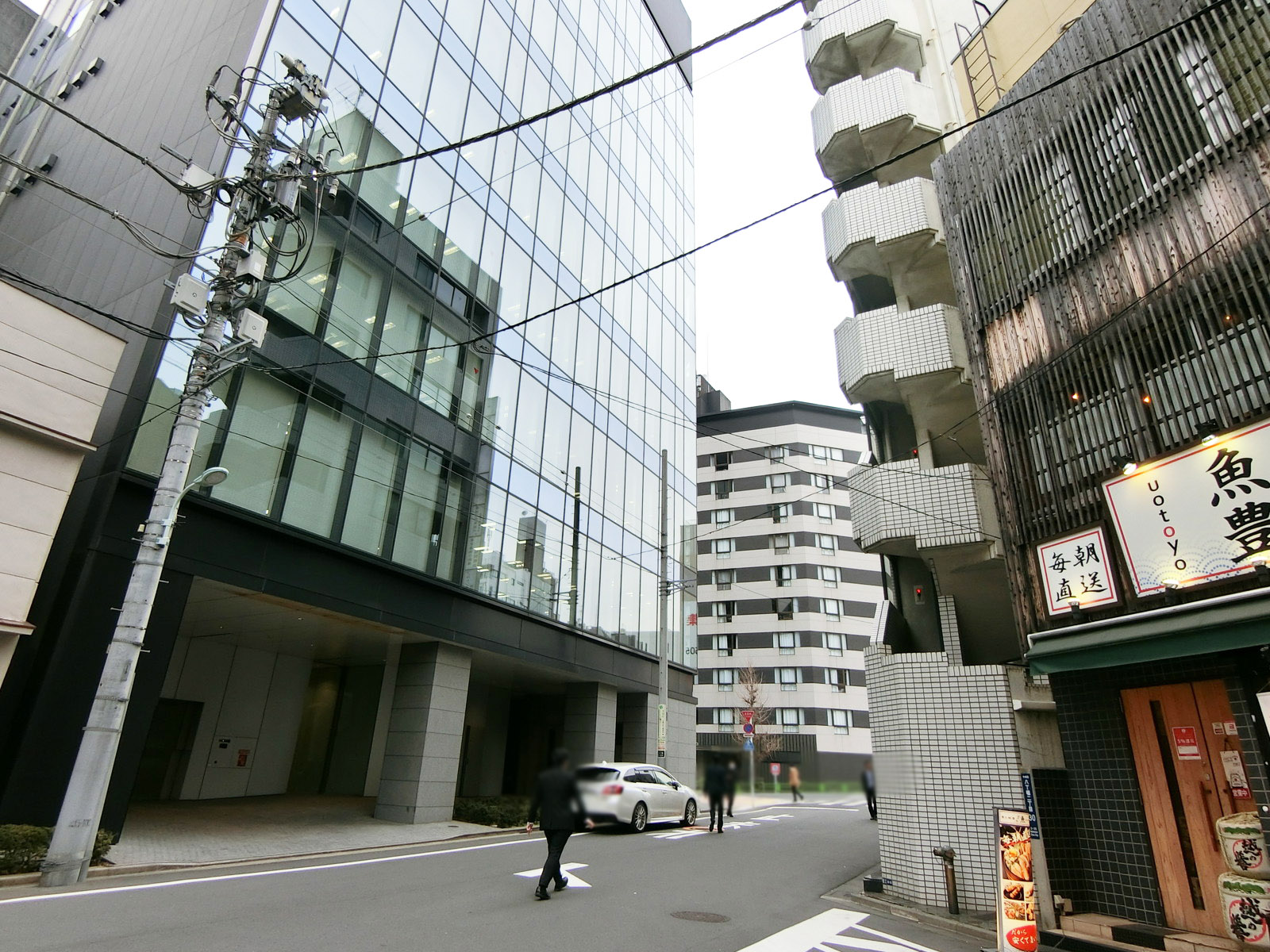 八丁堀Yビル前面の通り