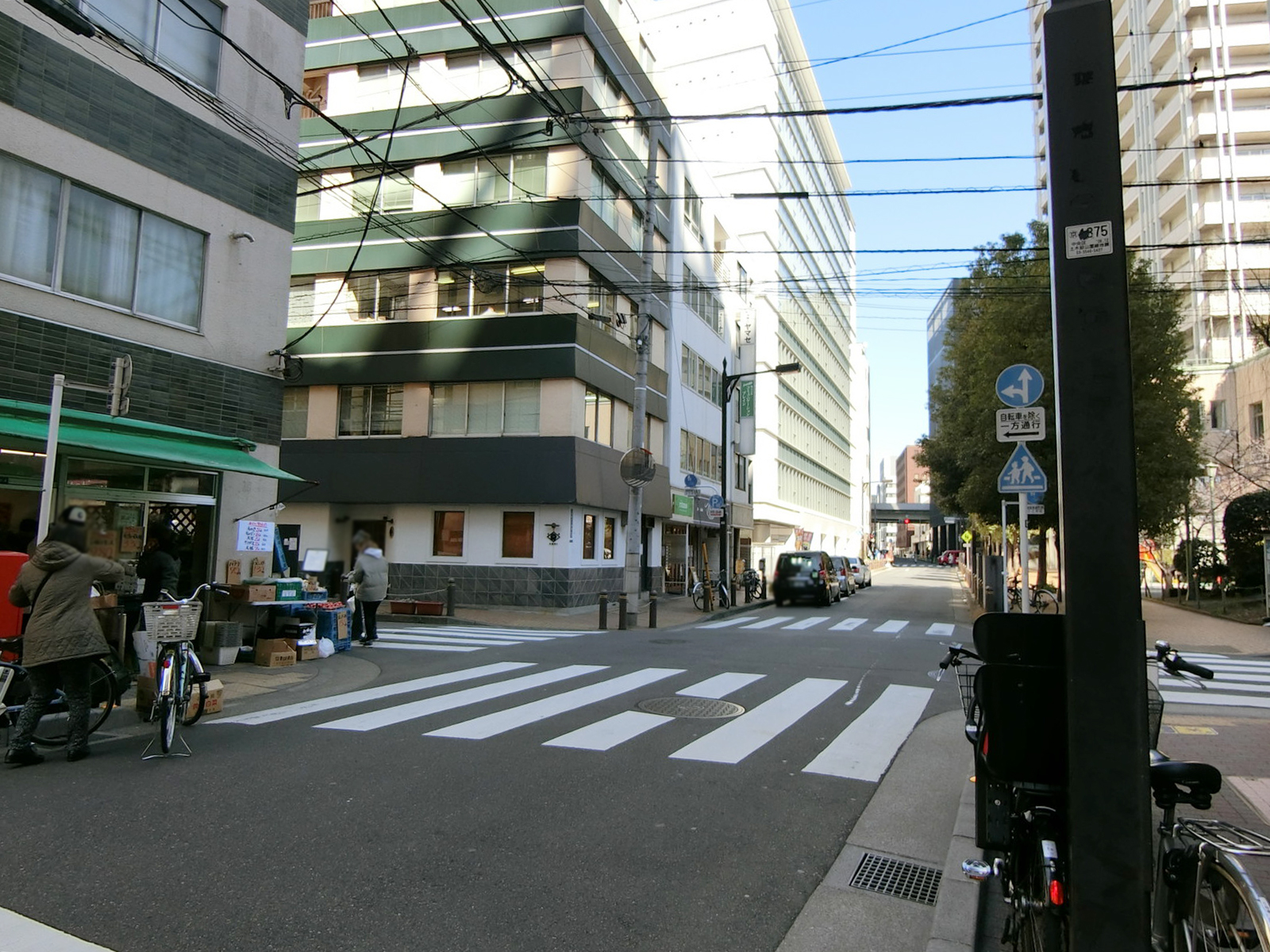 銀座FUJIOビル前面の通り