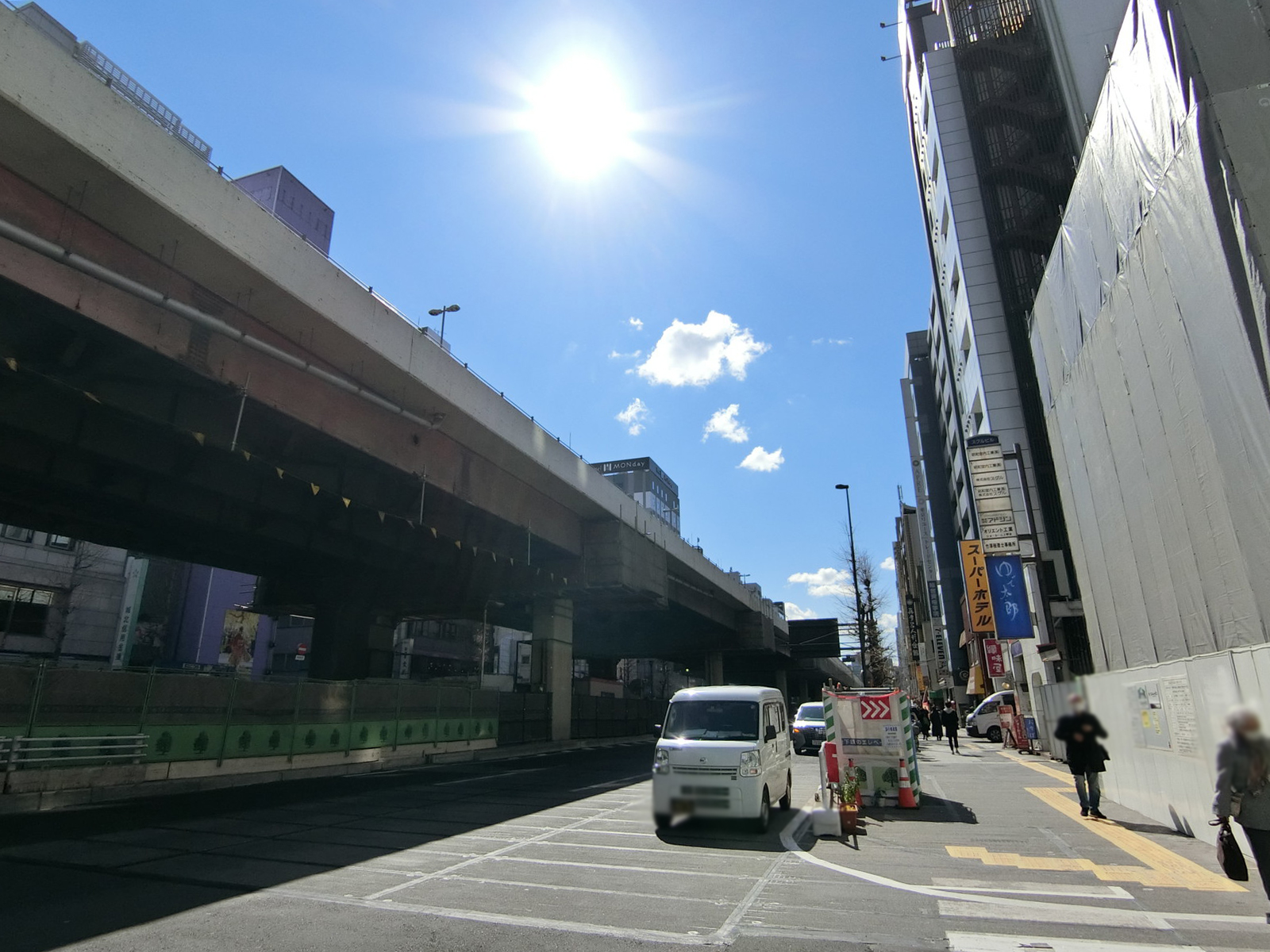 付近の昭和通り