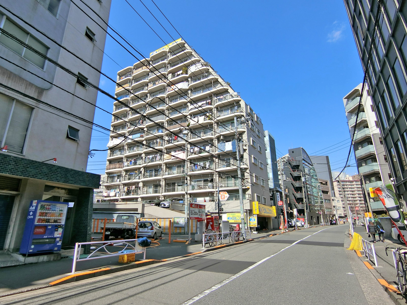 前面の柳通り