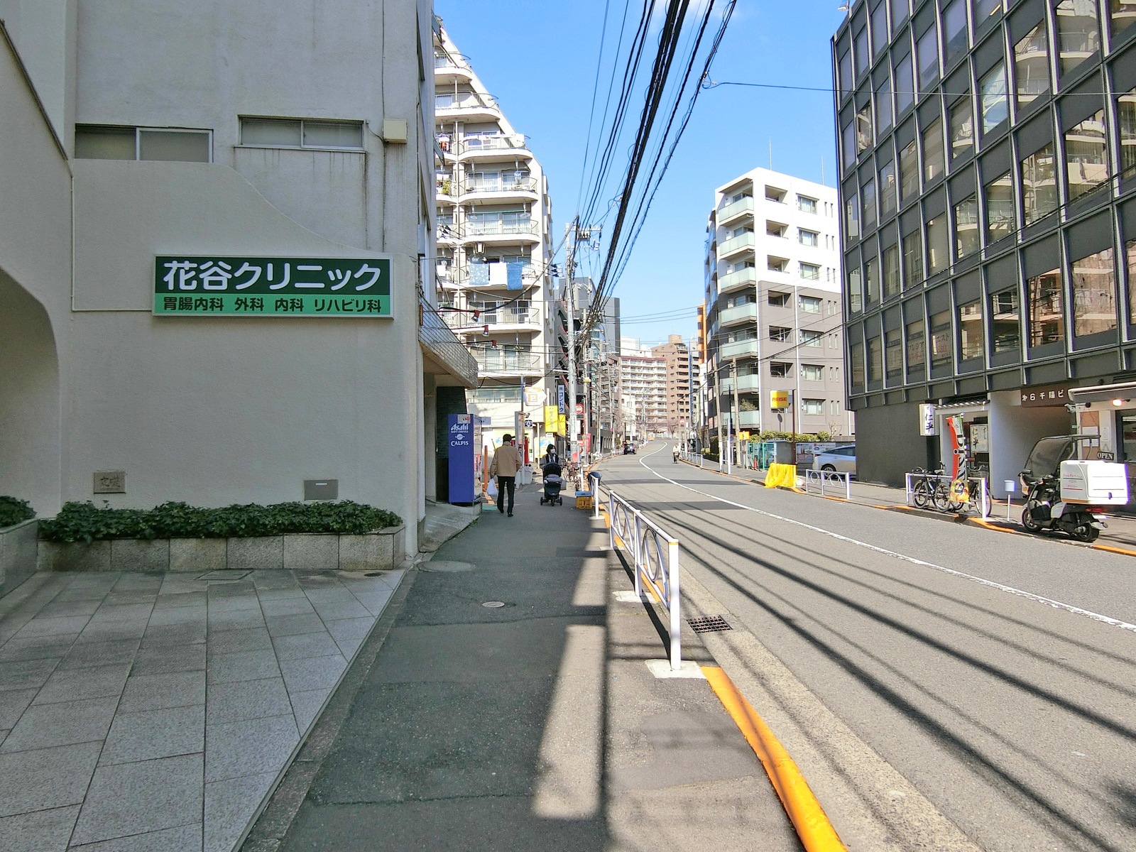 前面の柳通り