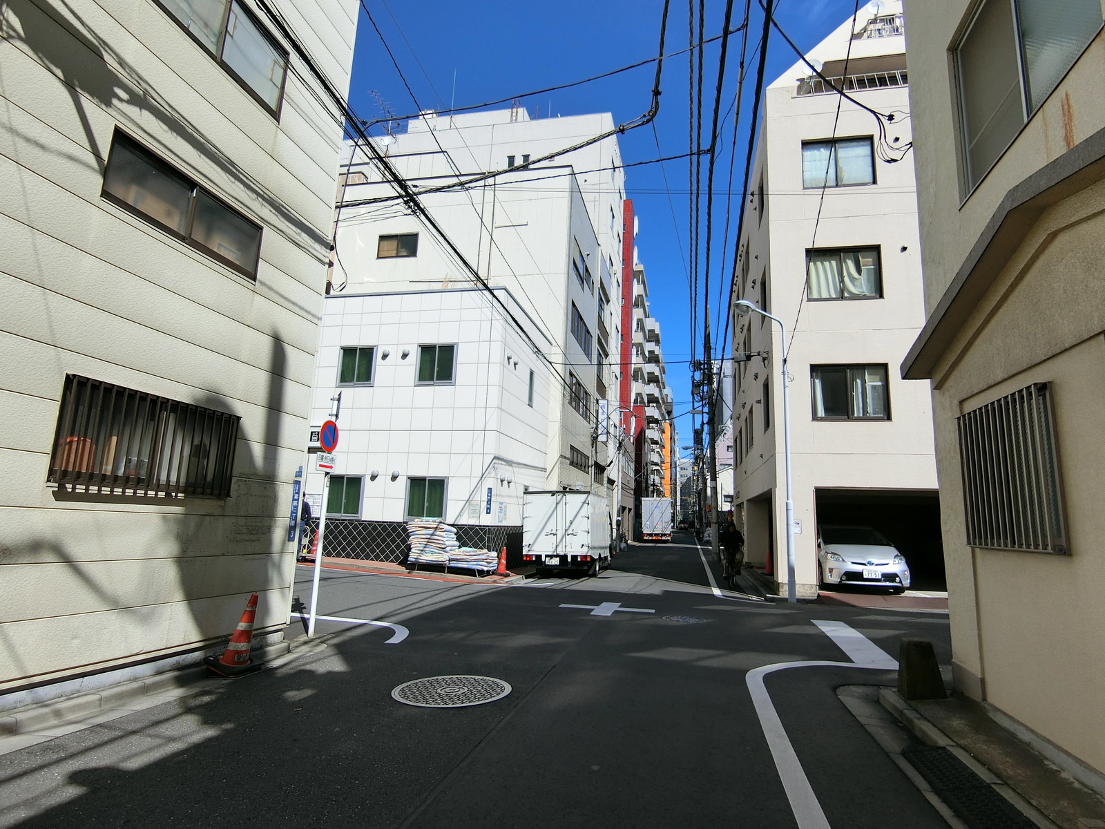 蔵前加藤ビル前面の通り