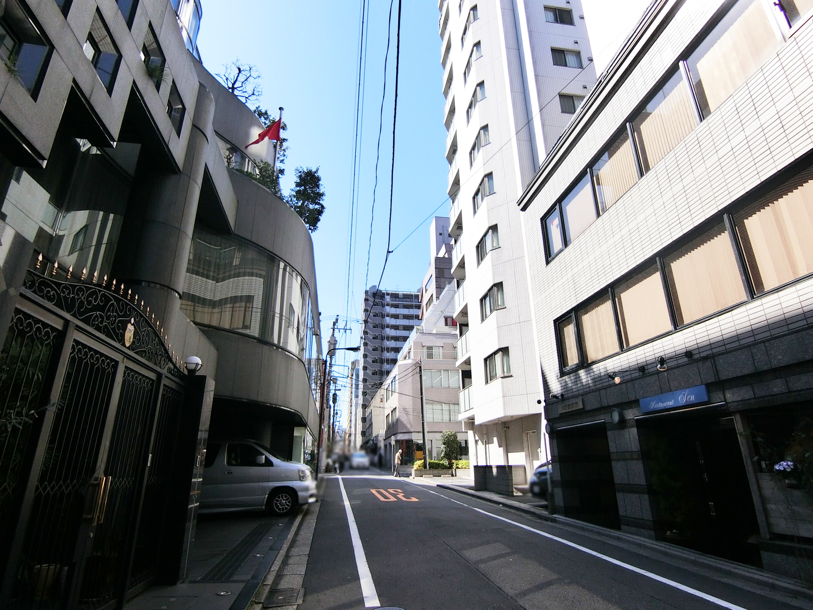九段みなみビル前面の通り