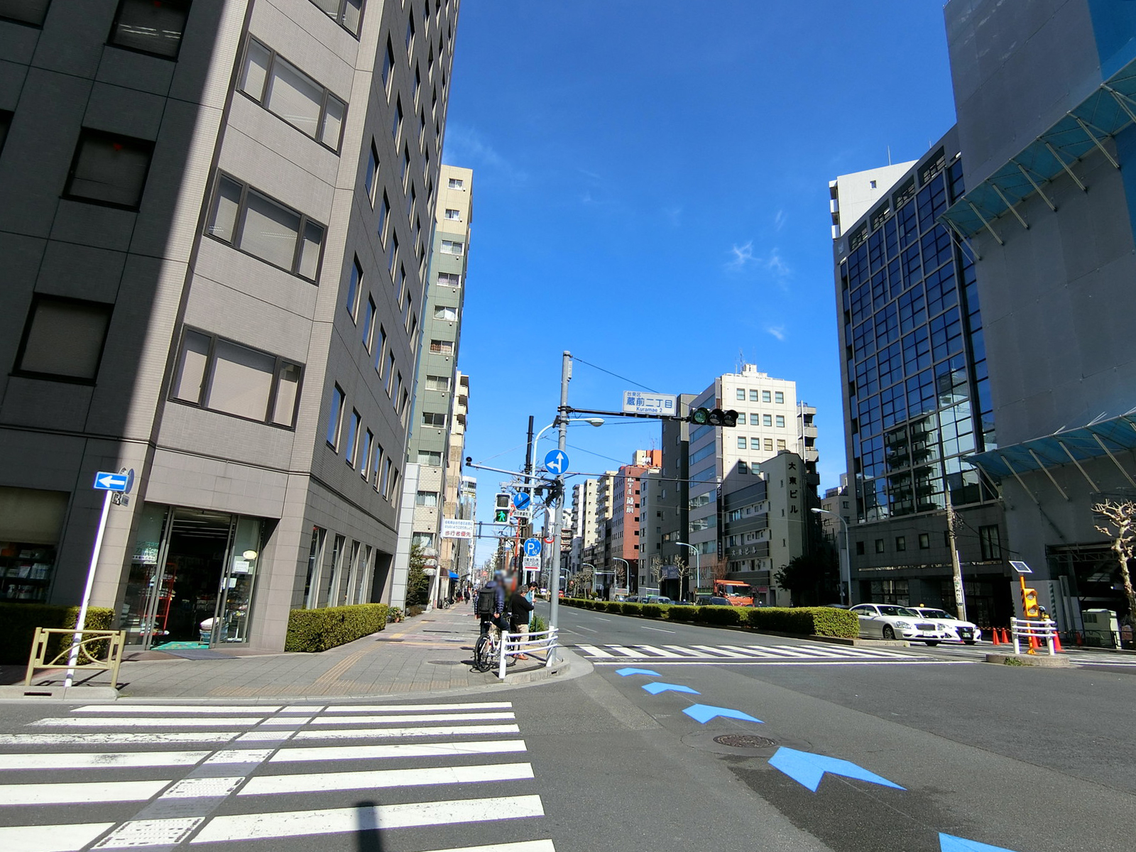サニープレイスビル前面の通り