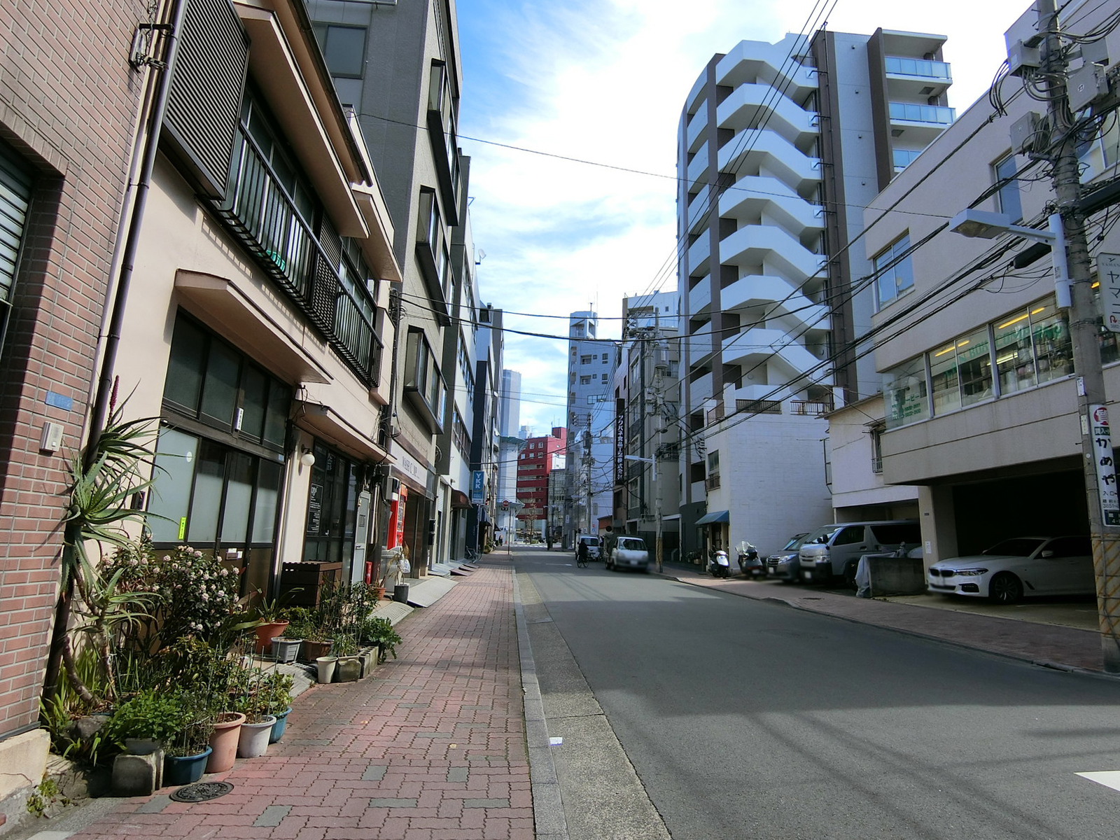 山田ビル前面の通り
