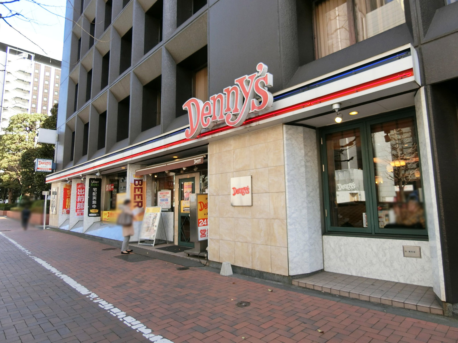 徒歩1分のデニーズ 東銀座店