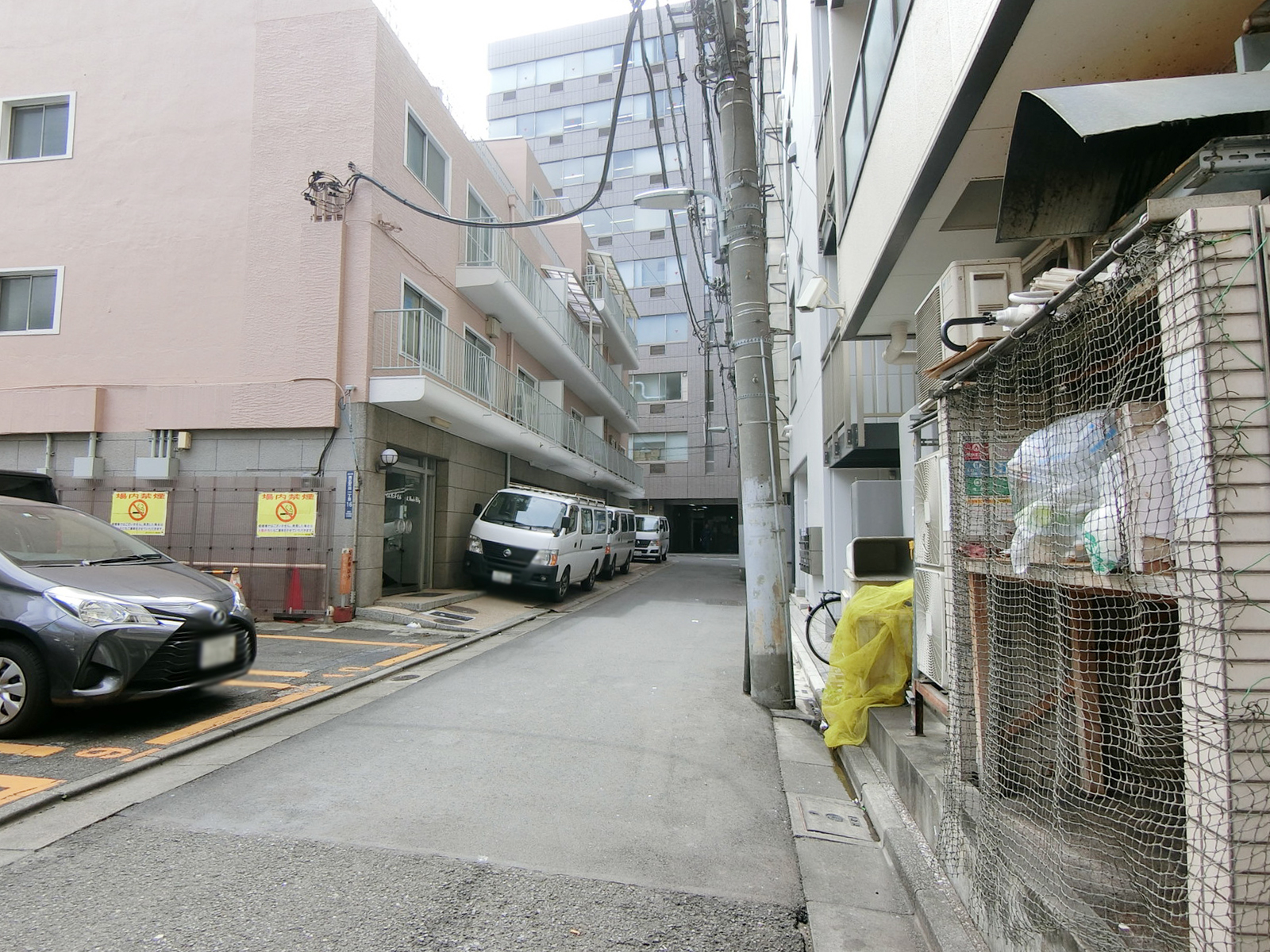 第二東栄ビル前面の通り