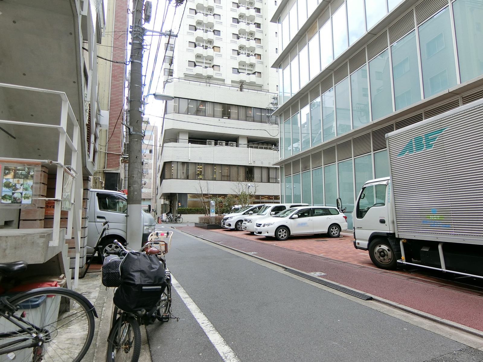 サンユー西五反田ビル前面の通り