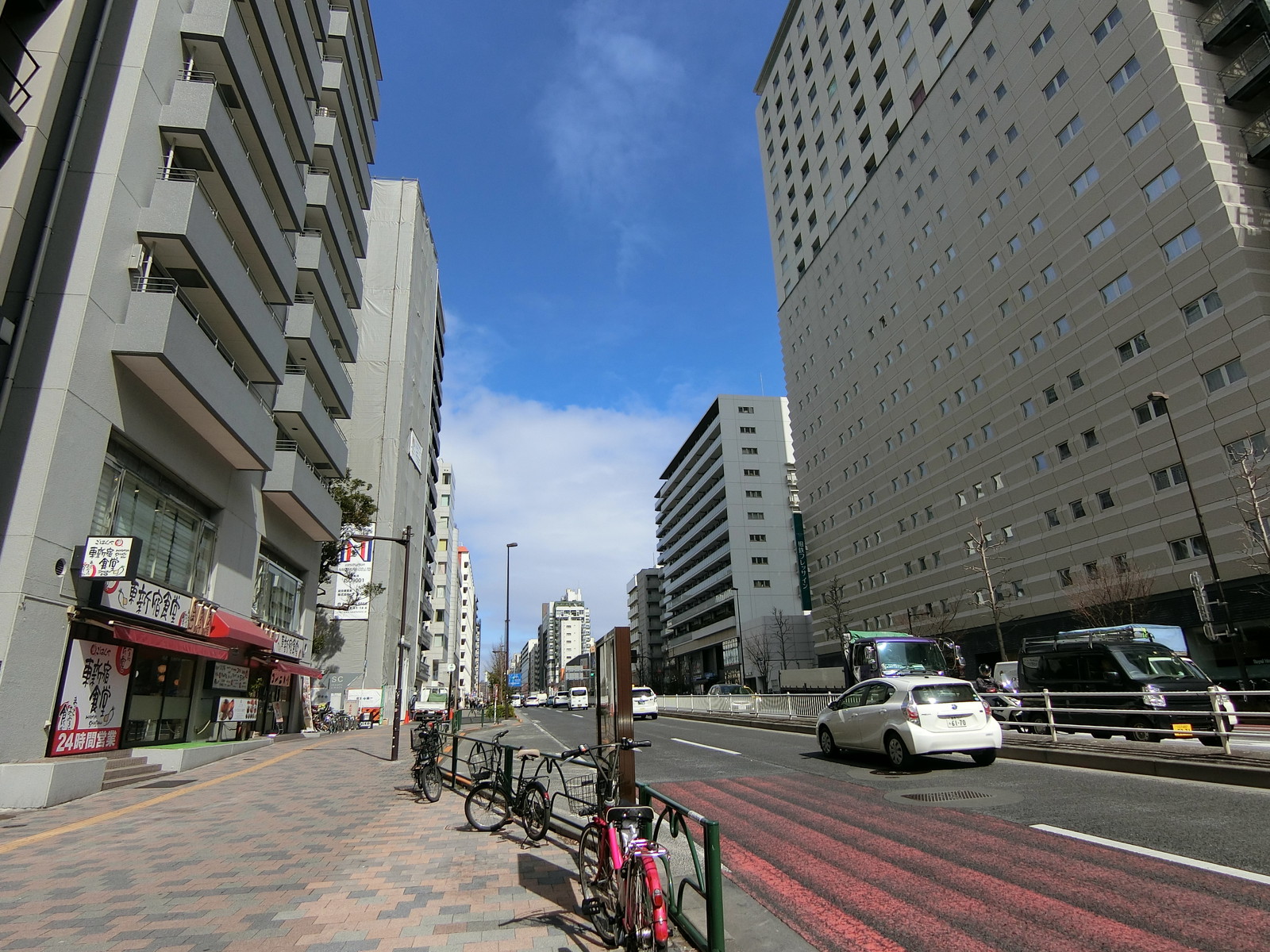 藤江ビル前面の通り