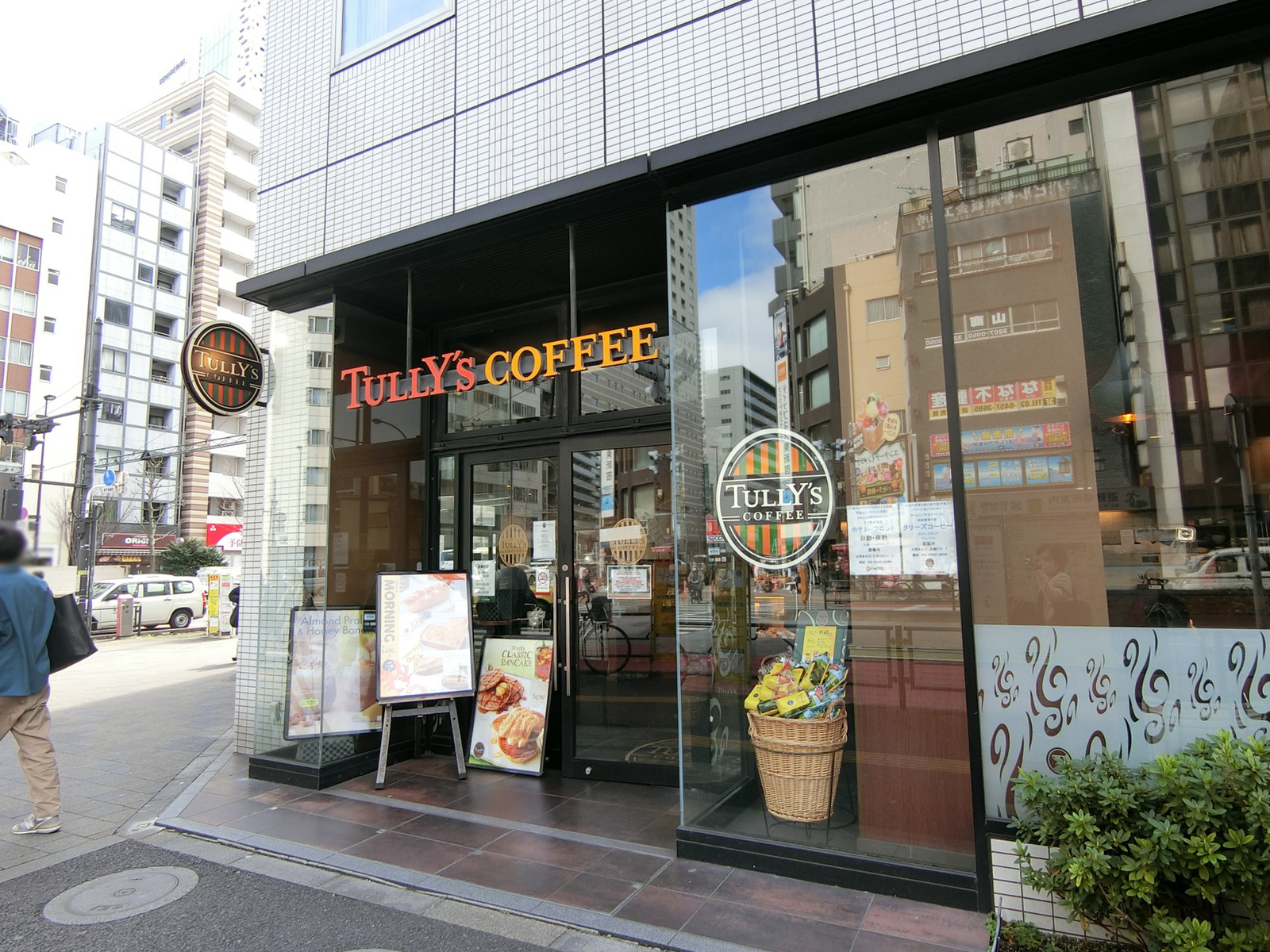徒歩1分のタリーズコーヒー