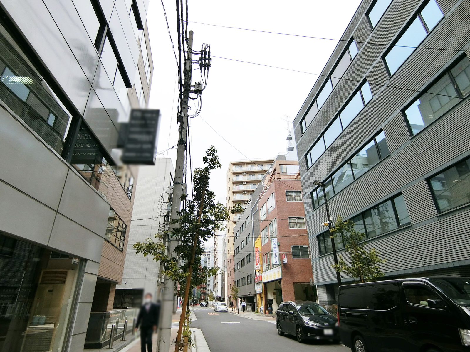 NBS岩本町ビル前面の大門通り