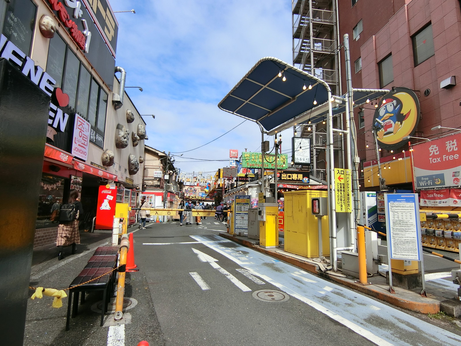 周辺はコリアンタウン