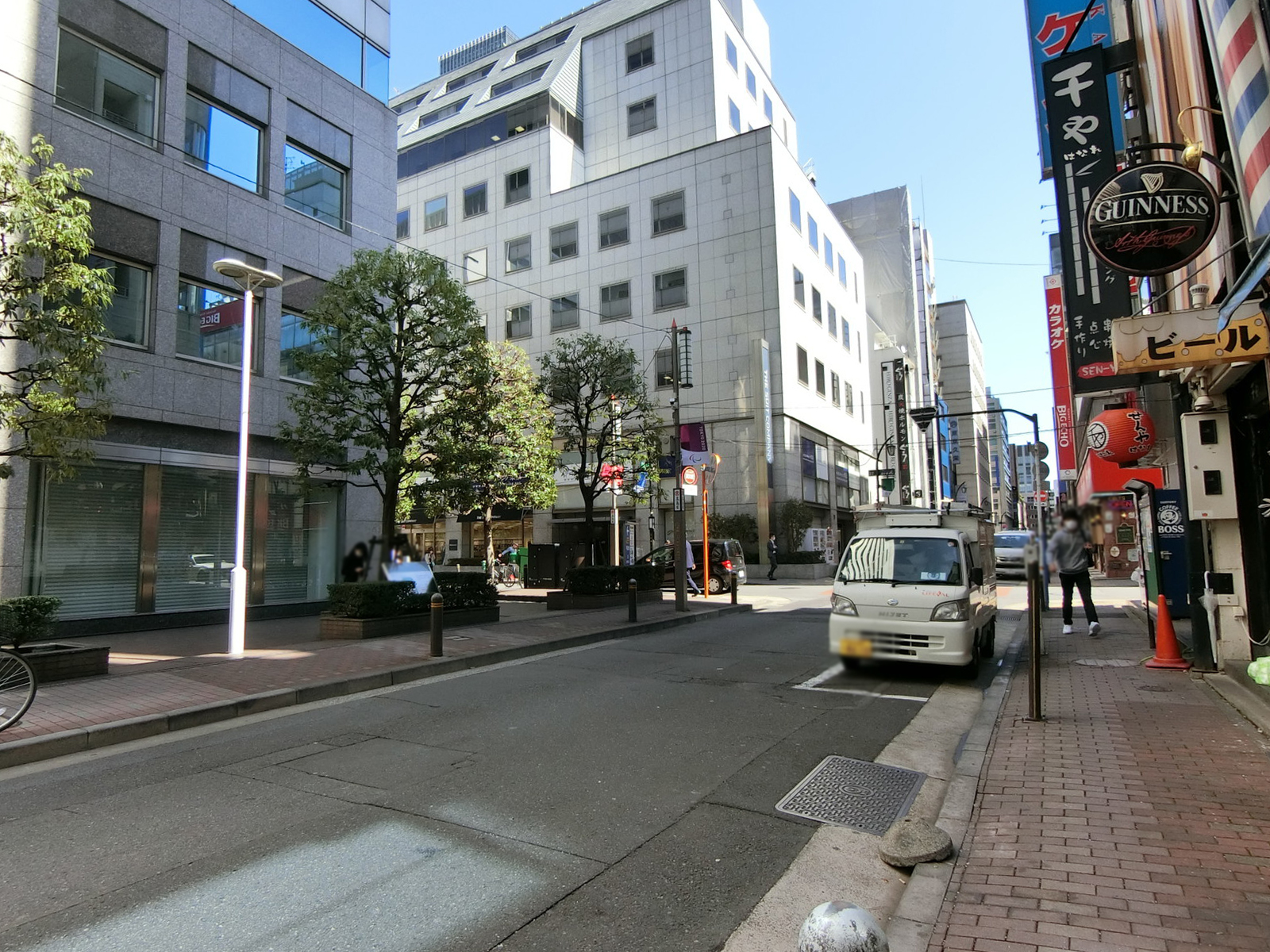 吉川ビル前面の八重洲北口通り