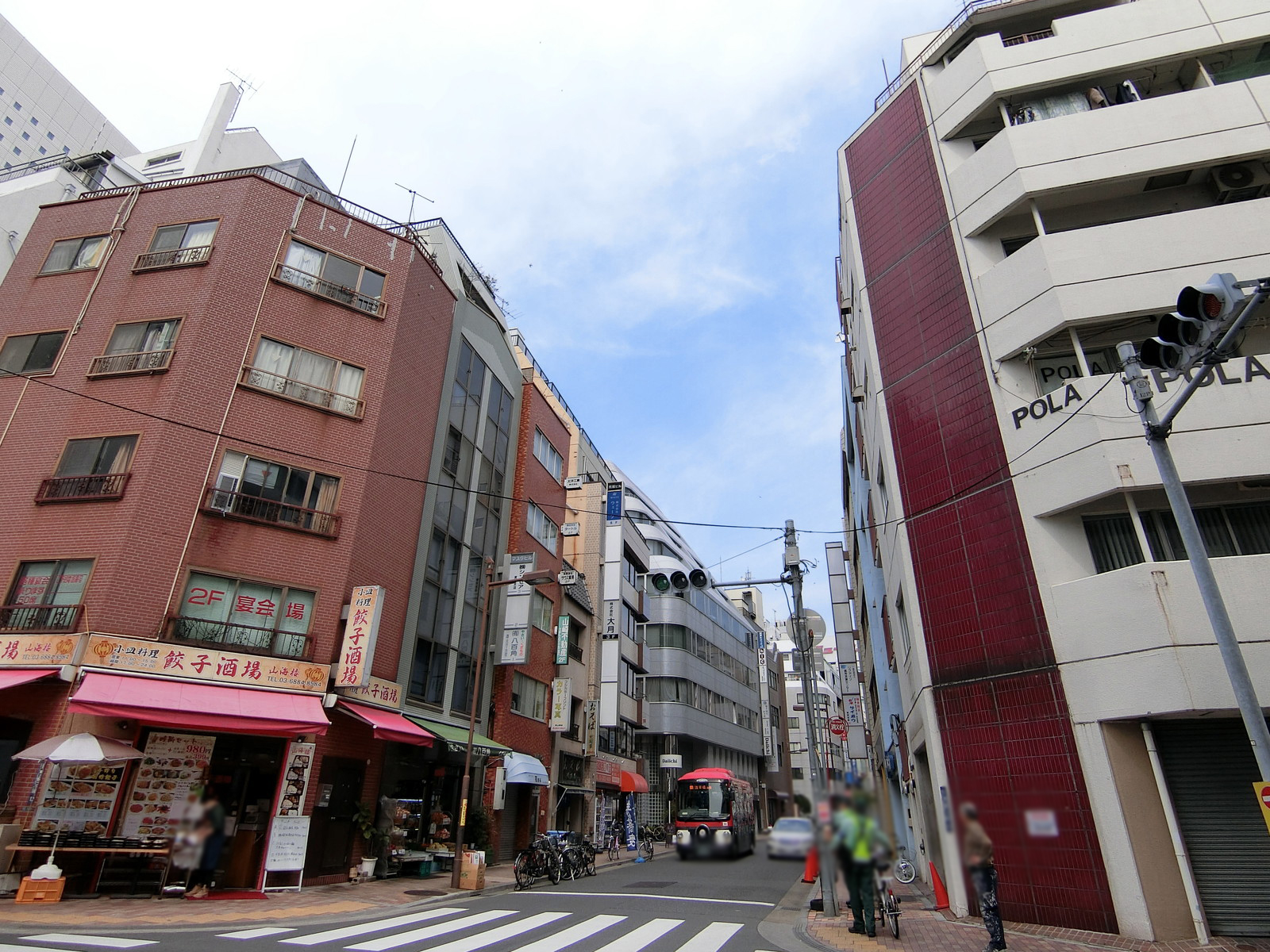 STYビル前面の通り
