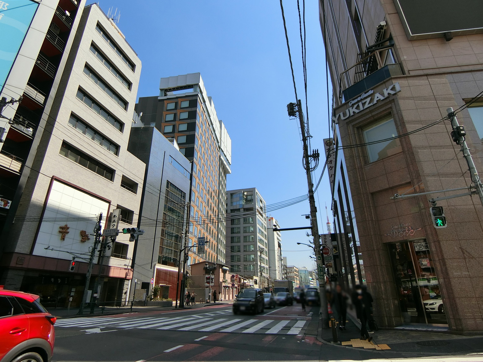 陽光セントラル六本木ビル前面の通り