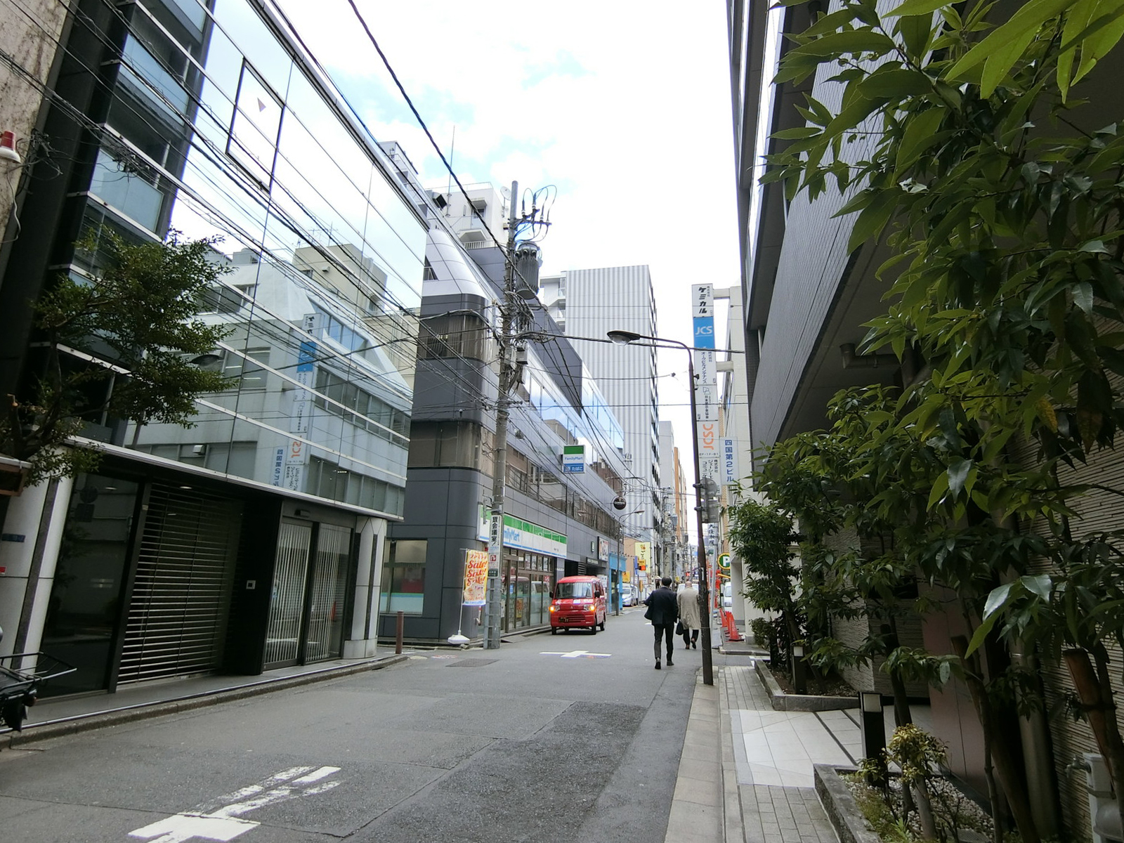 内神田LDビル前面の通り