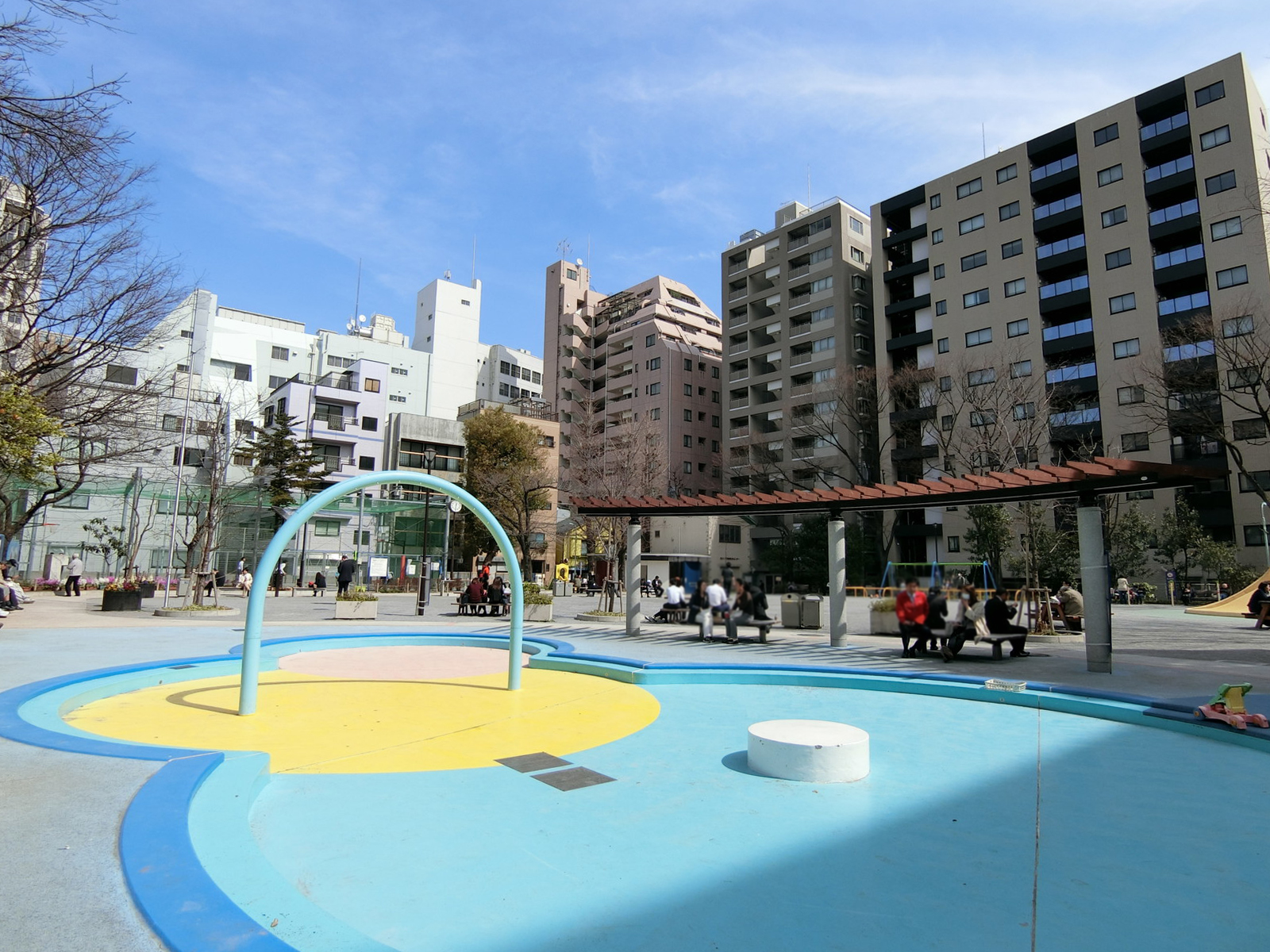 徒歩3分の越前堀児童公園