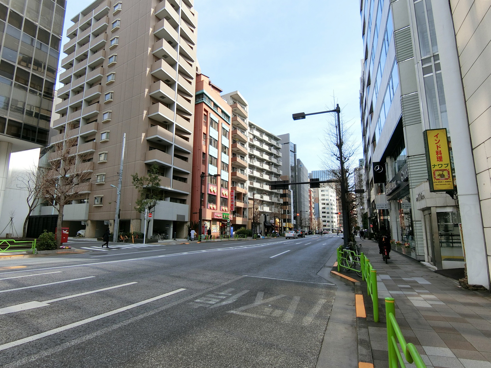 第2長山ビル前面の八重洲通り