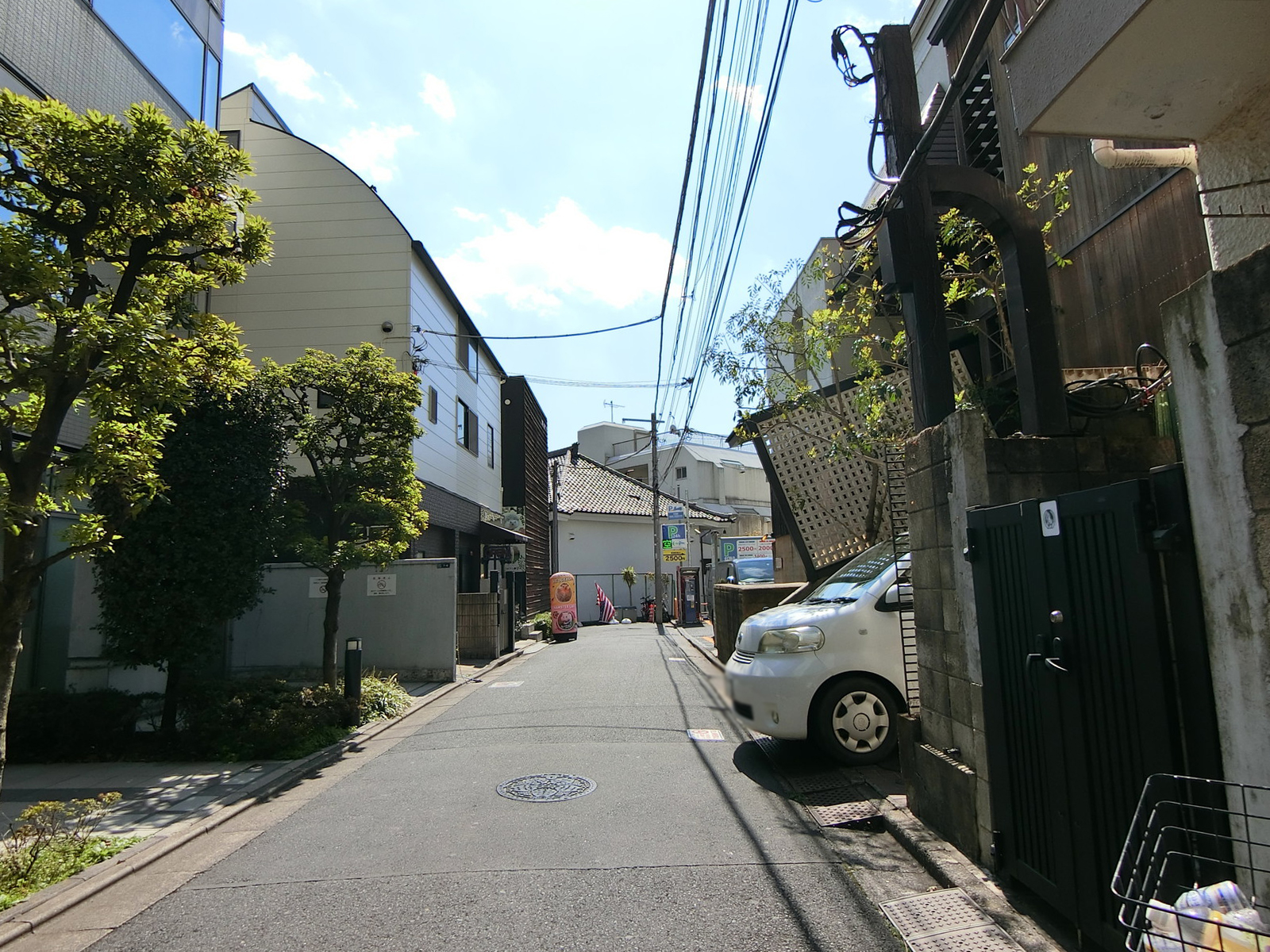 六本木6丁目ビル前面の通り