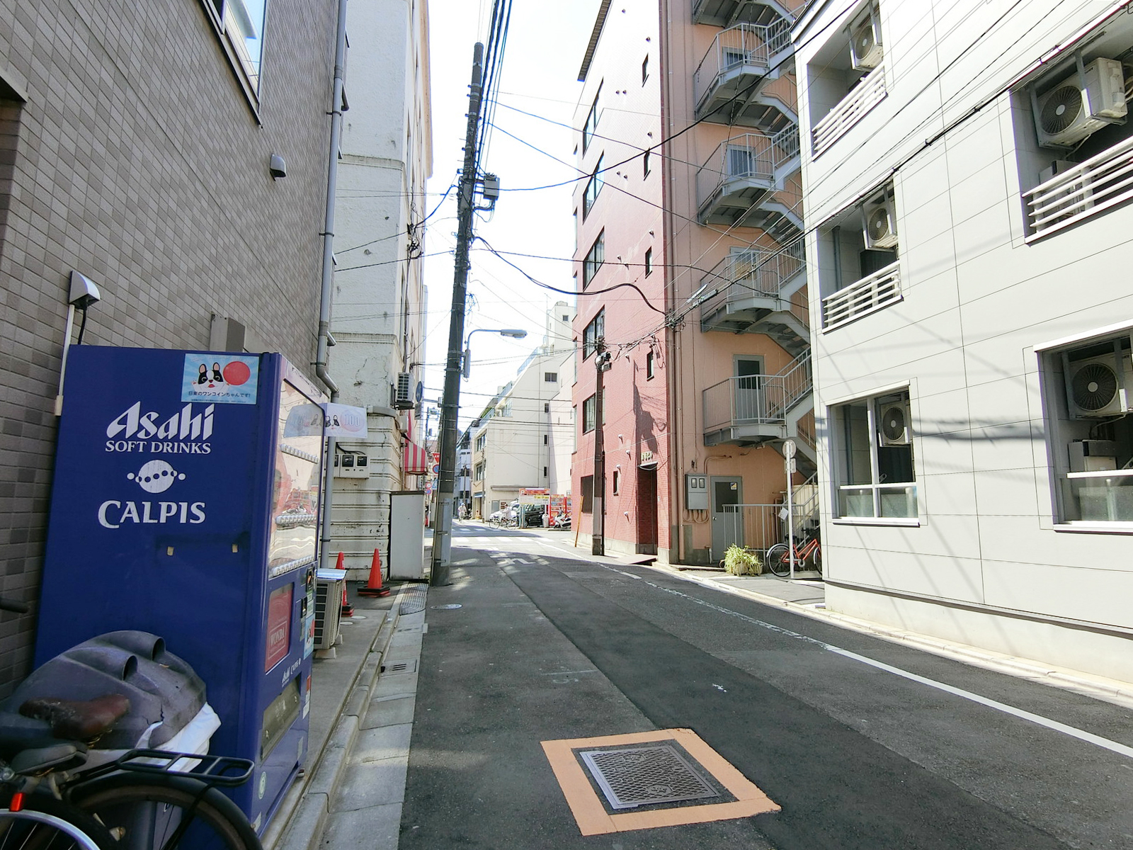 サンブリヤ浅草橋前面の通り